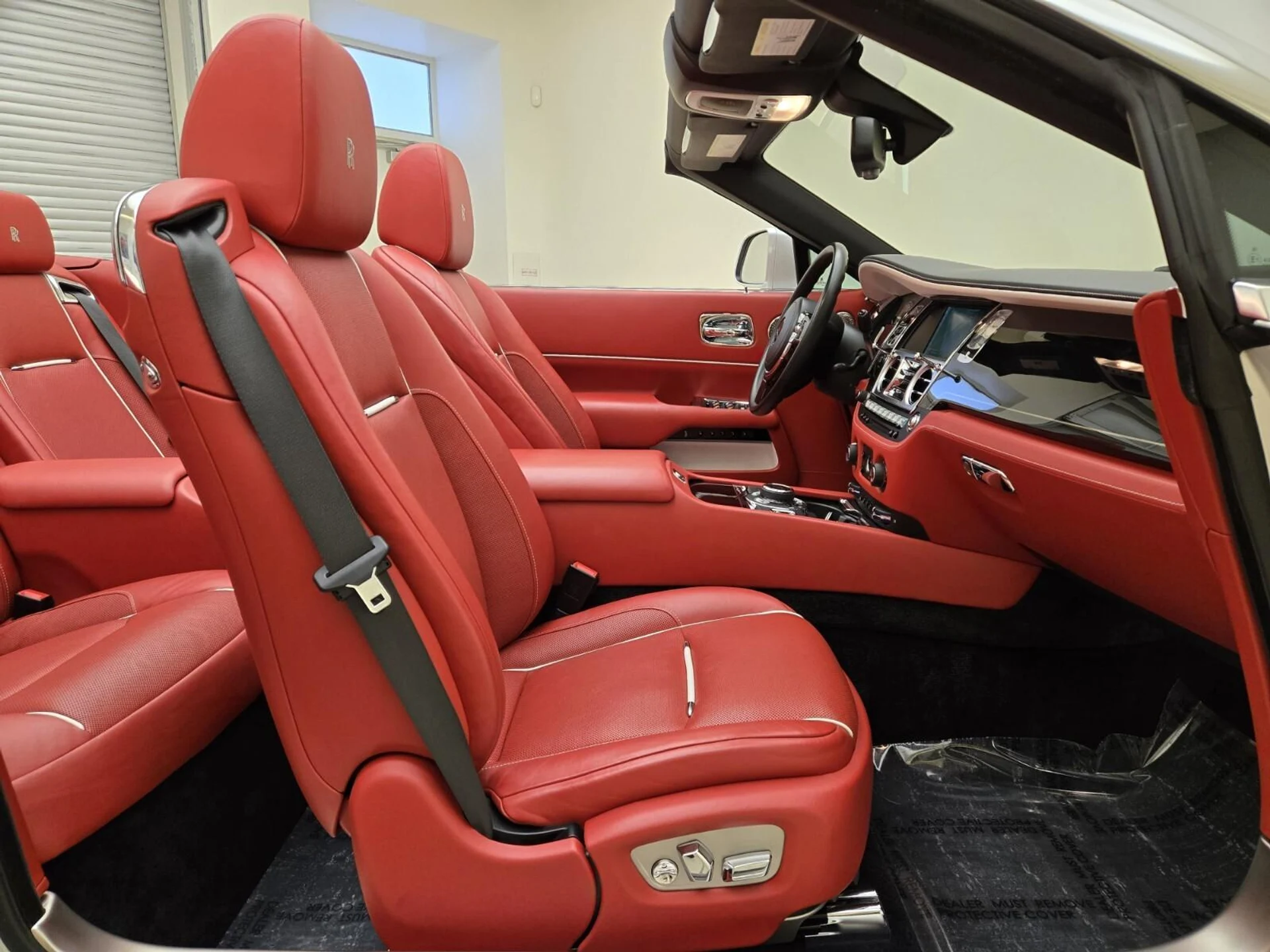 mph026_4041275164_Used_2017_Rolls_Royce_Dawn_1765004119_d555276b77