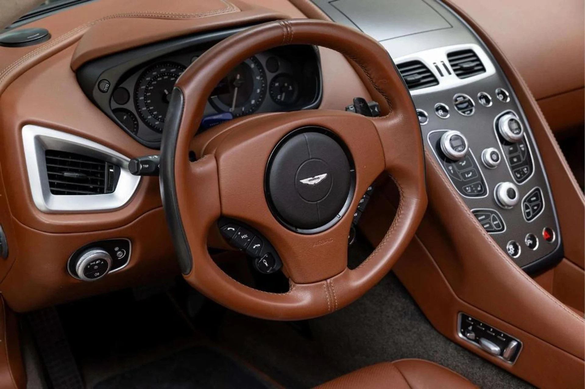 mph026_40420939_N1xs_S_Vb_OY_5e_Zu7_MY_6_VQX_7c20m_Y0_4c6ef215a2