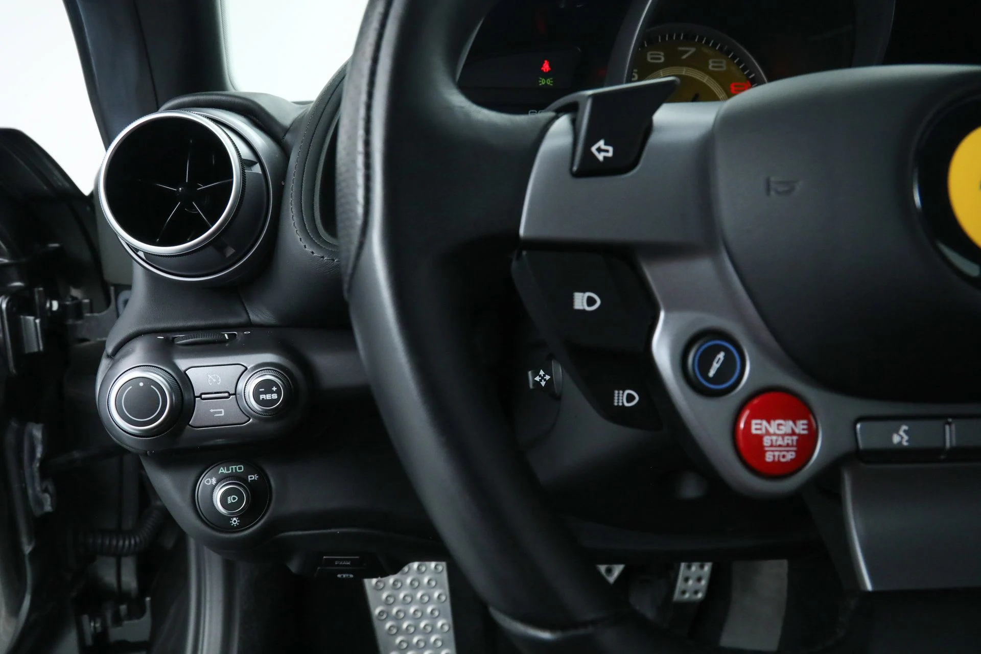 mph026_4044036939_1fa2e90cd3b5cddcc0d887662237463c_3a08beca24