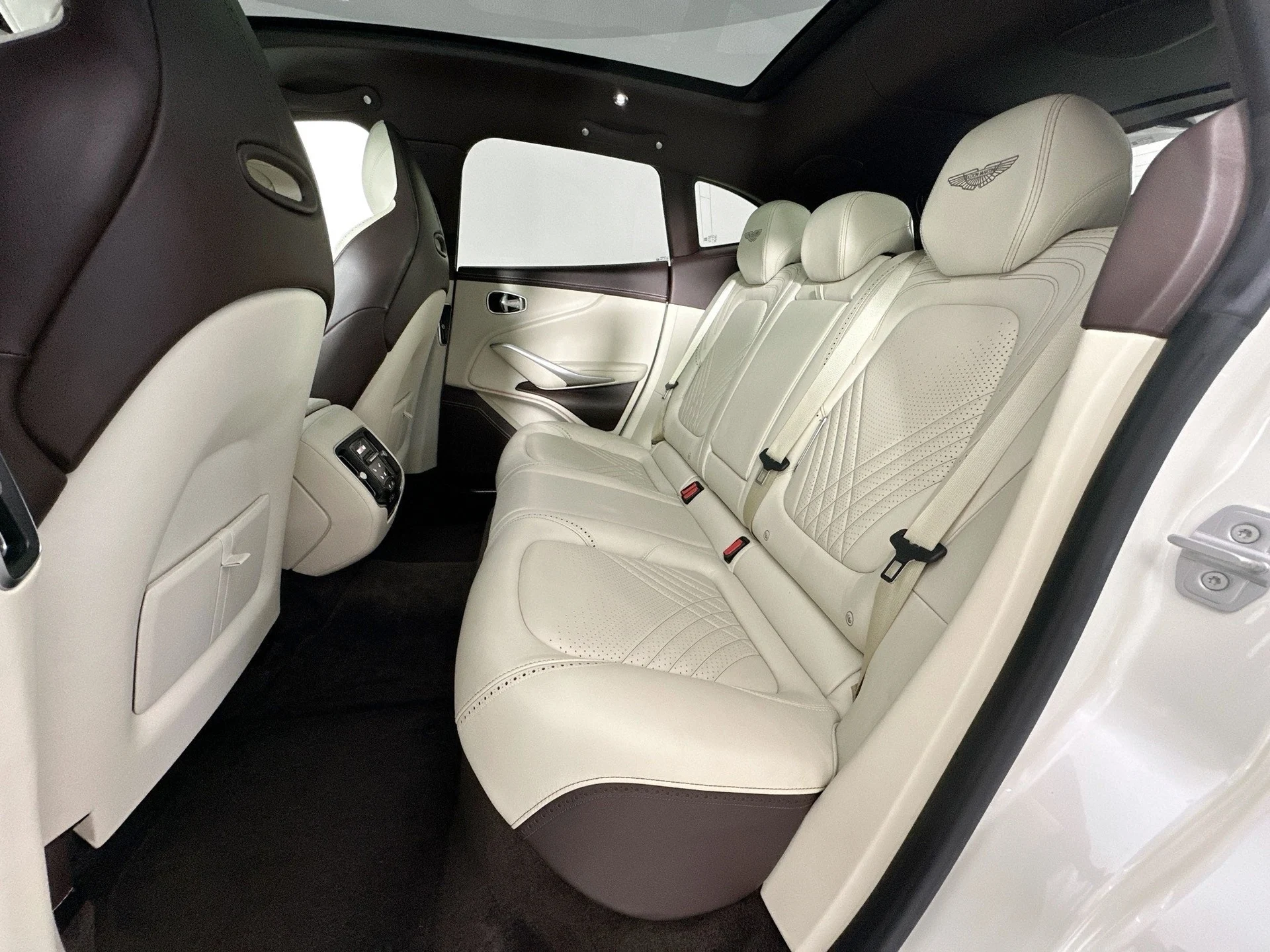 mph026_4057763572_27_0b575fe6fa