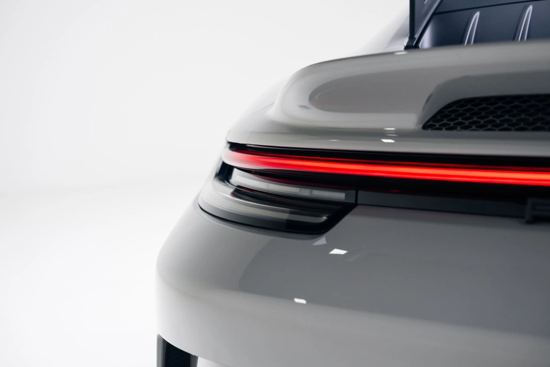 mph026_4071385728_Used_2024_Porsche_911_GT_3_1766184569_614b251ca7