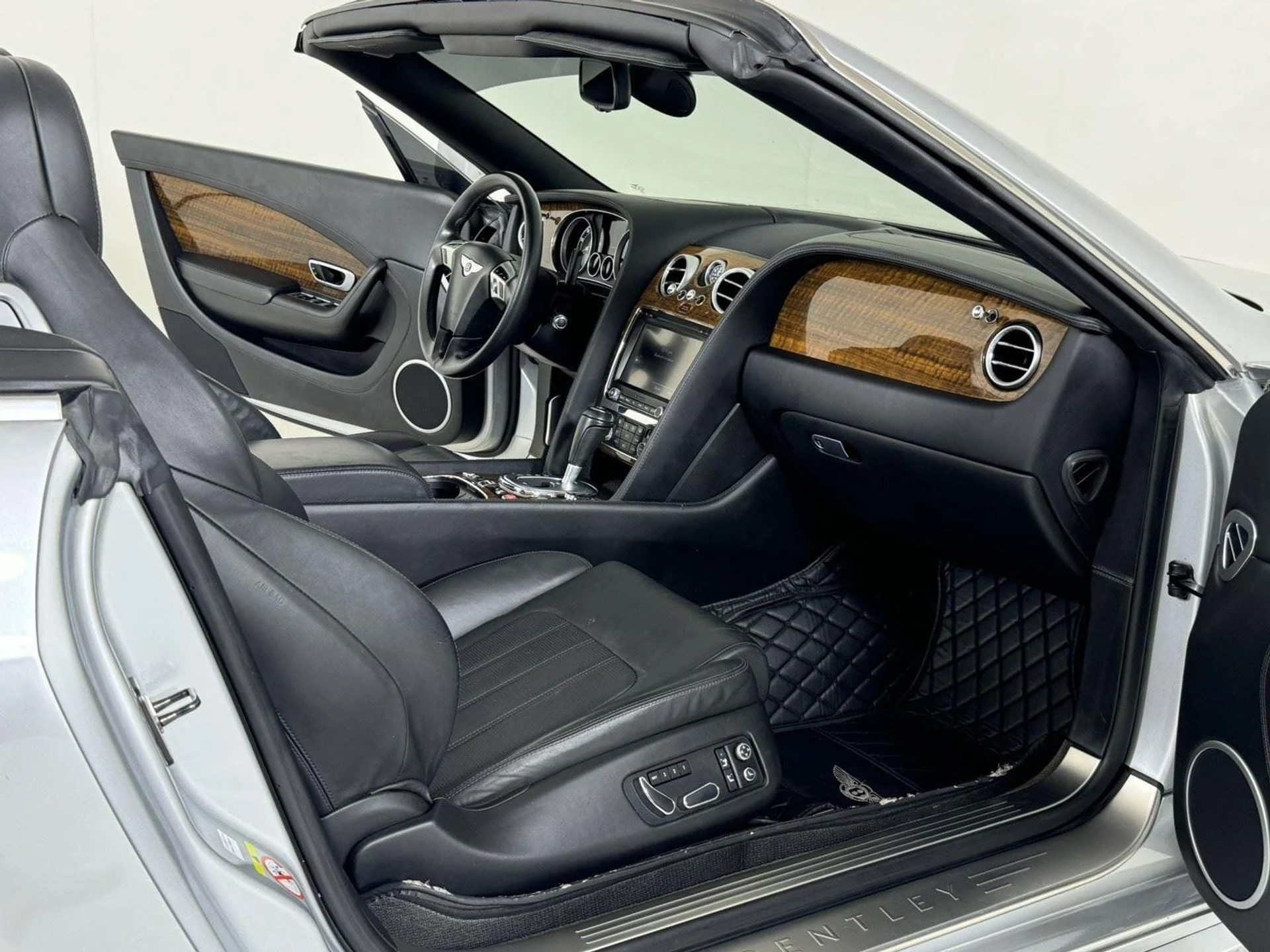 mph026_4076262764_fbc4ca5b8db926bdd3f842b00aedcec1_d3384c0611