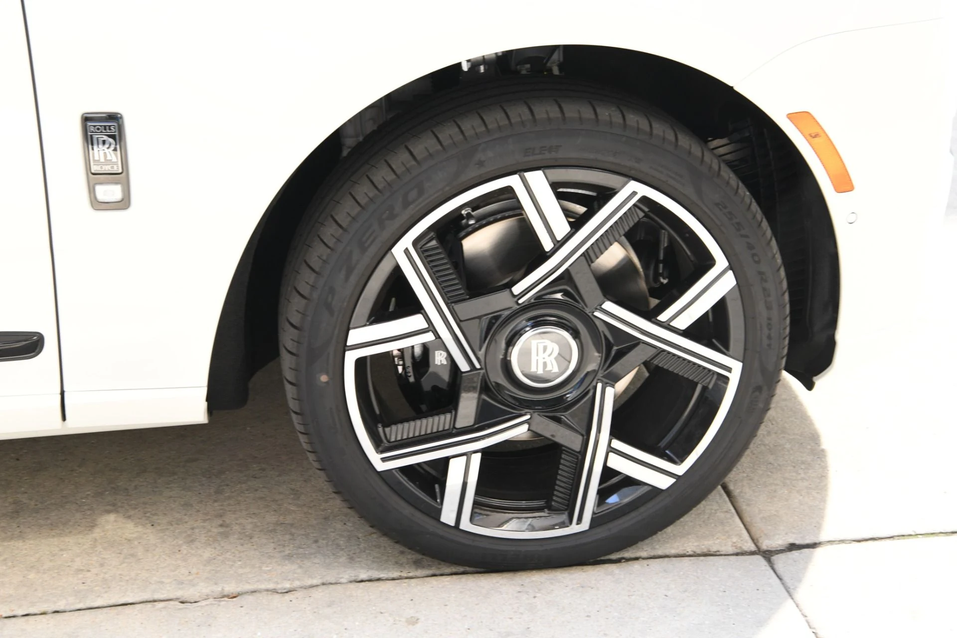 mph026_4076540162_11925_p28_l_df79d9b6db