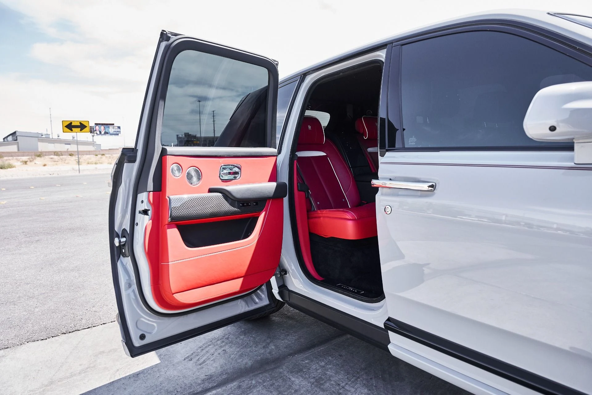 mph026_4076881843_Used_2024_Rolls_Royce_Cullinan_Black_Badge_1775870977_c0af7dbc8c