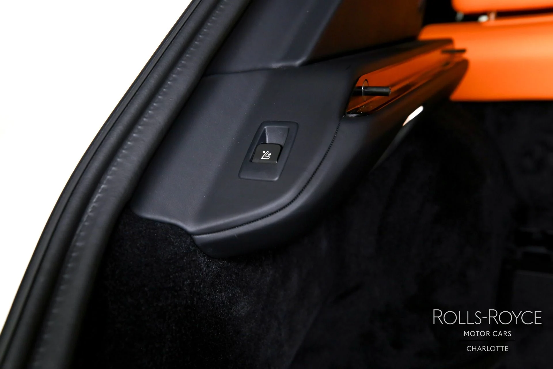 mph026_4085624486_Used_2022_Rolls_Royce_Cullinan_1773253709_a1e806ecce