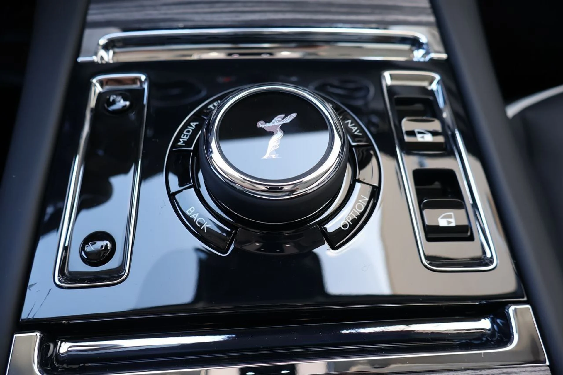 mph026_4087908538_27_c07fe6c8ce