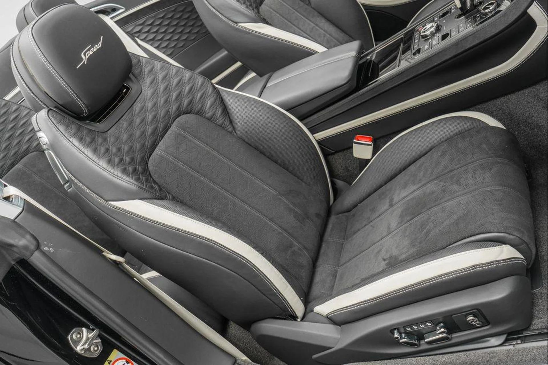 mph026_4113338533_m_ZEXUBQ_2531j92y_i_Fo_Ao_Ji_Giok_c143c67d6a