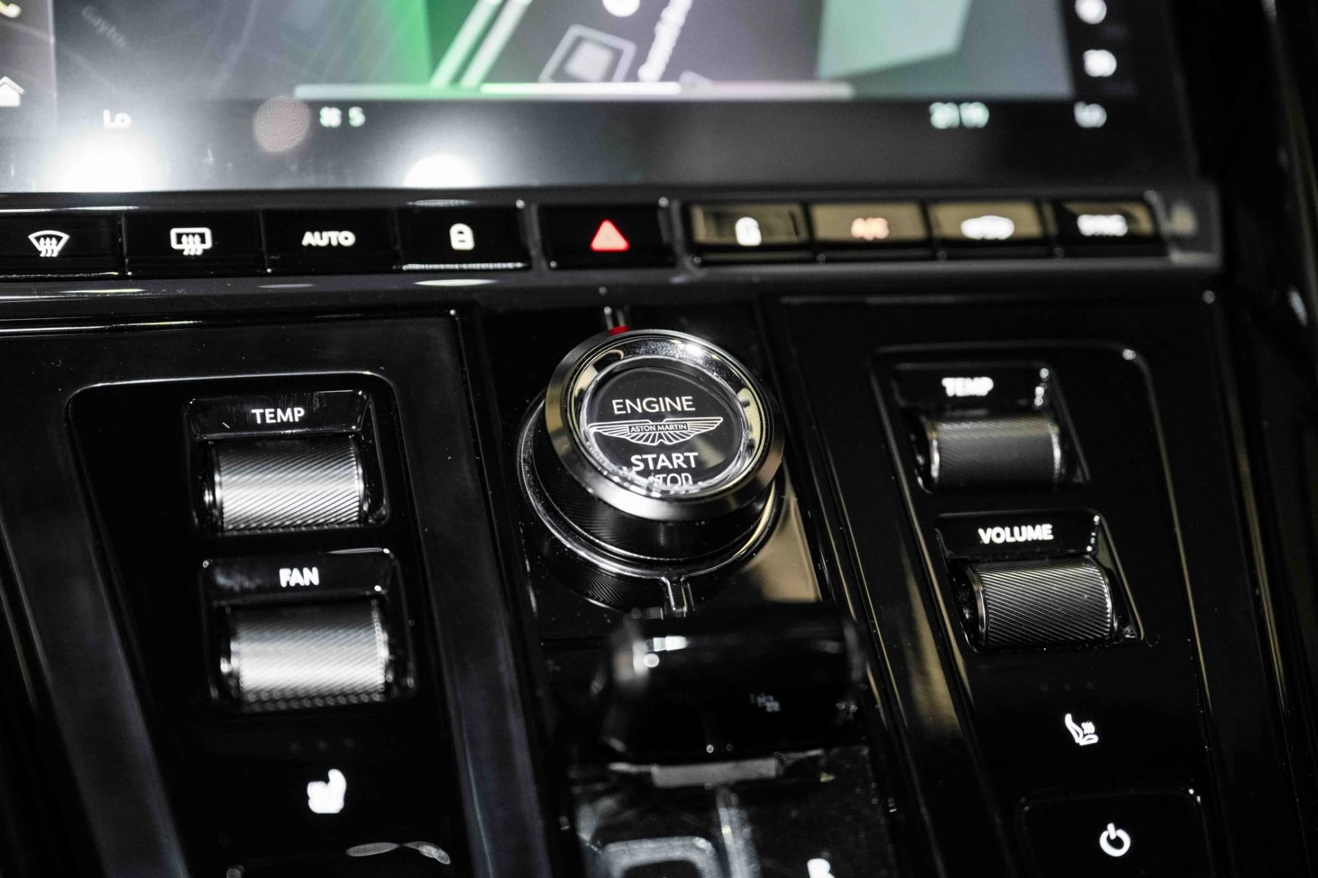 mph026_4144667020_Used_2025_Aston_Martin_DB_12_Coupe_1724764184_8fd4206b13