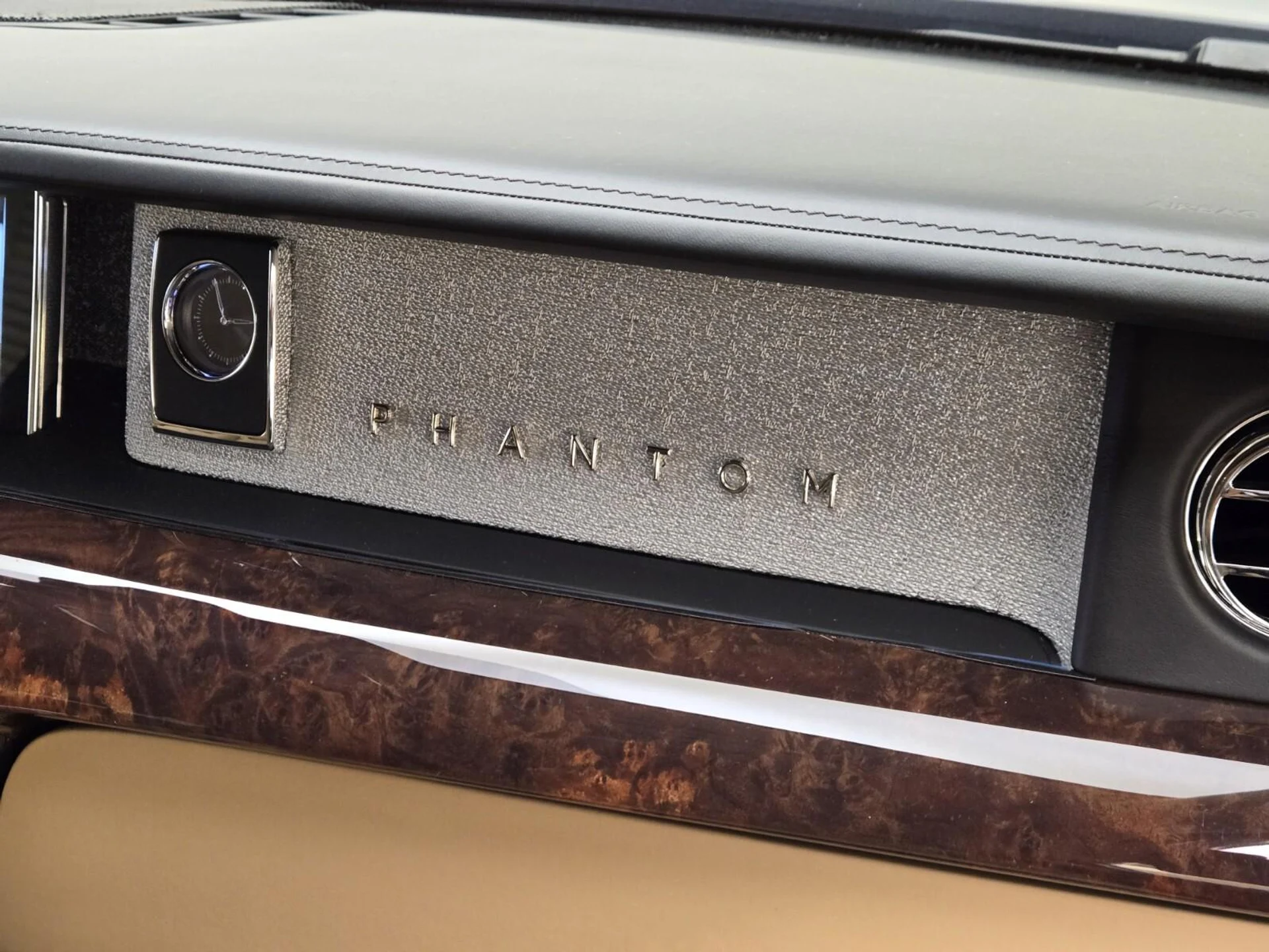 mph026_4156828869_Used_2020_Rolls_Royce_Phantom_1759993952_245fb02080