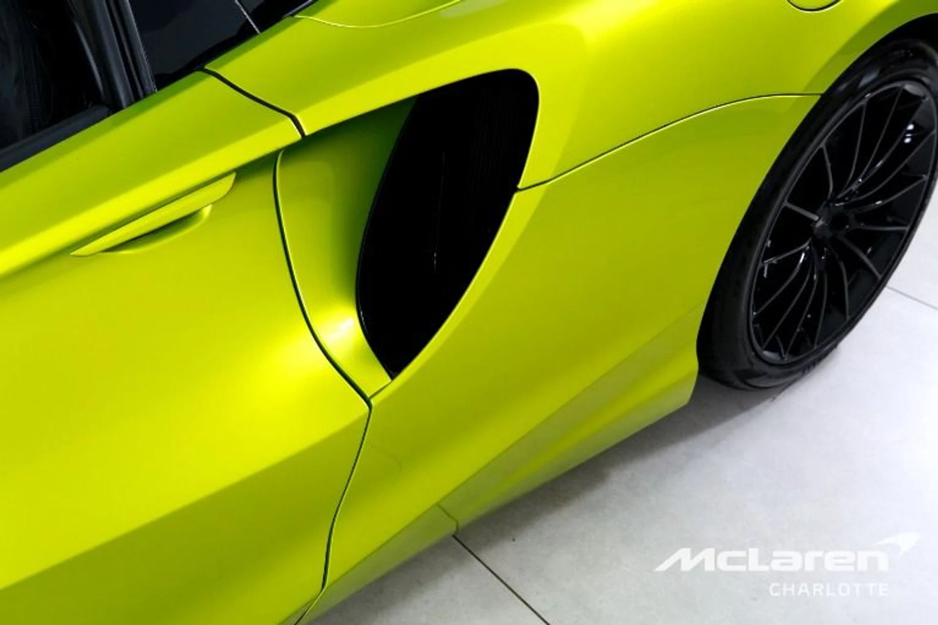 mph026_4158579665_Used_2025_Mc_Laren_Artura_Spider_770980c565