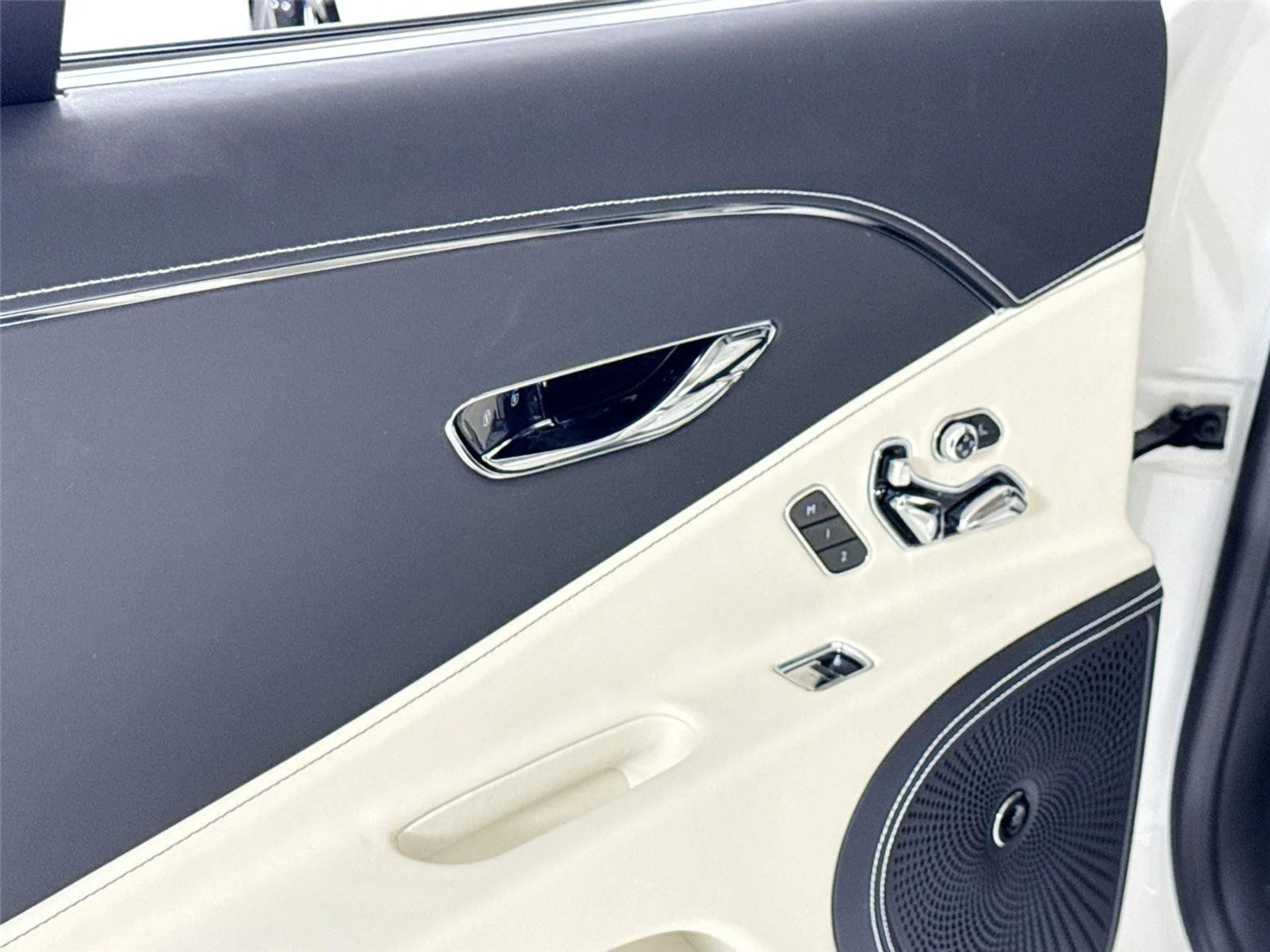 mph026_4166465538_d30b70f45bf09a97330b46f9d8ccd7b2_37b65e3001