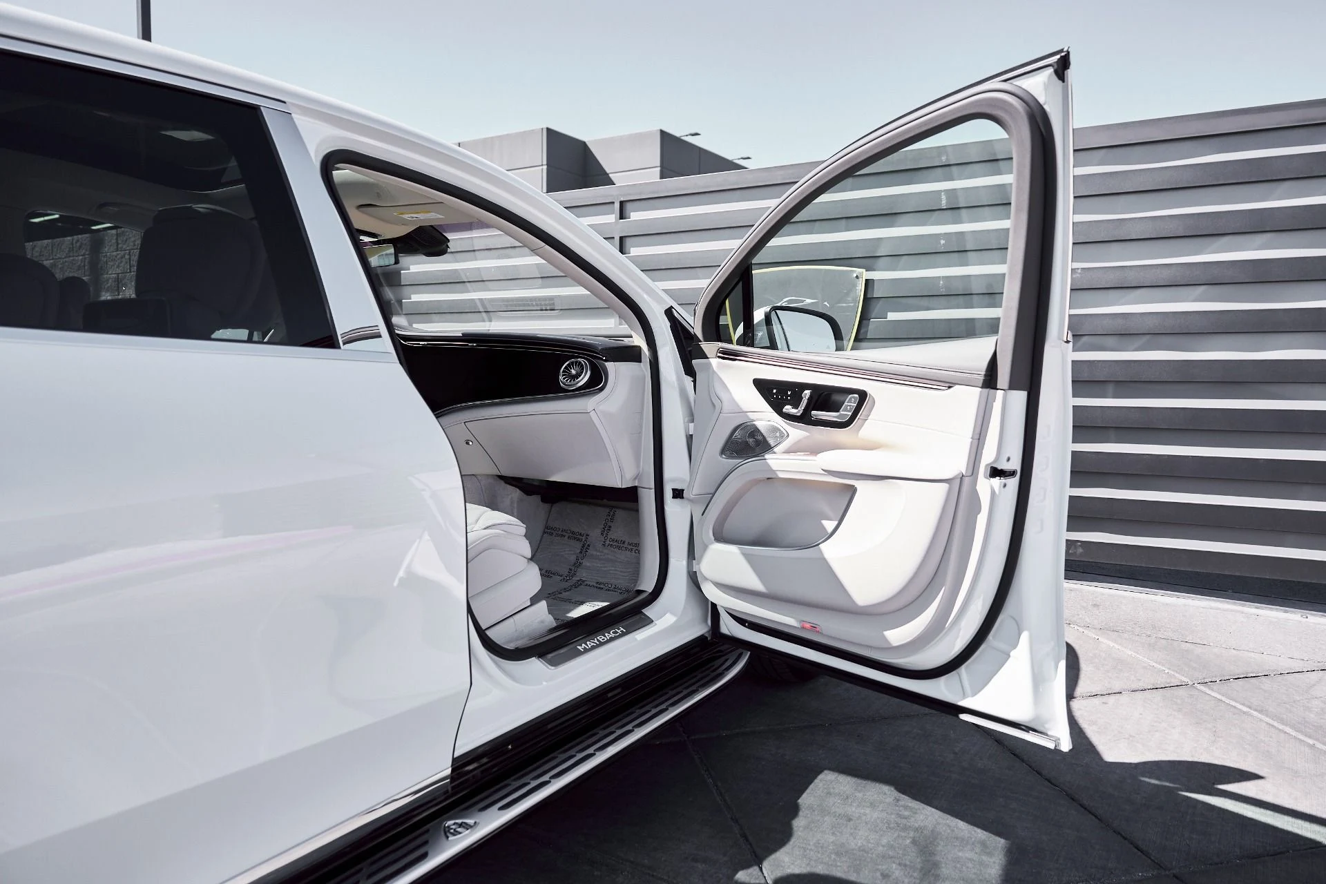 mph026_4168840980_Used_2025_Mercedes_Benz_EQS_Maybach_EQS_680_1773365786_33199efe60