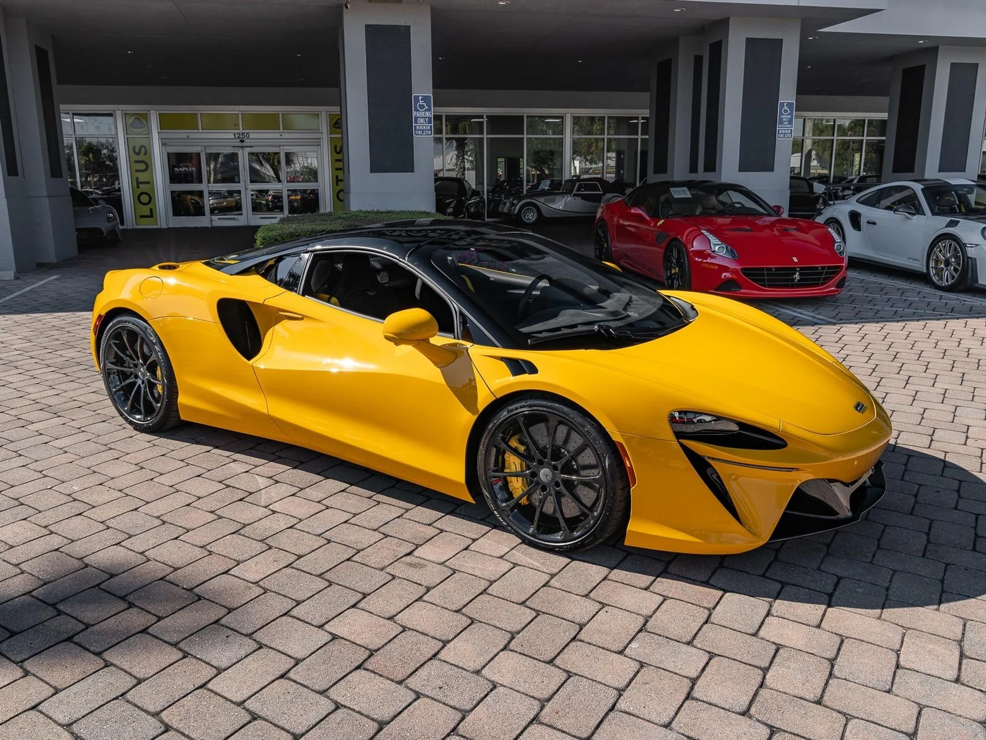 mph026_4170054115_Used_2025_Mc_Laren_Artura_Tech_Lux_1764082931_c6d3933b50