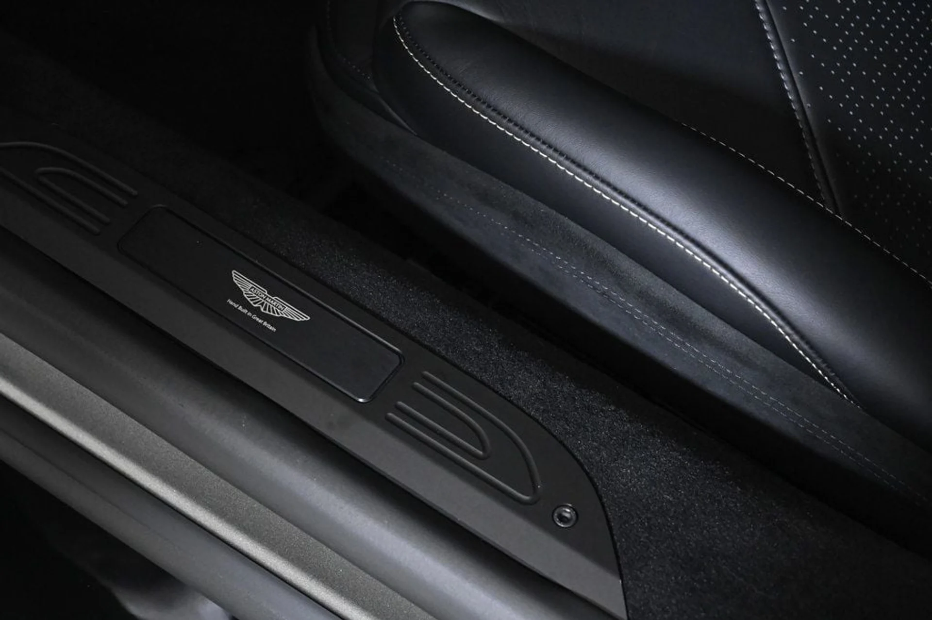 mph026_4181416741_used_2026_aston_martin_vantage_11350_22917538_26_1024_f78c9a3e70