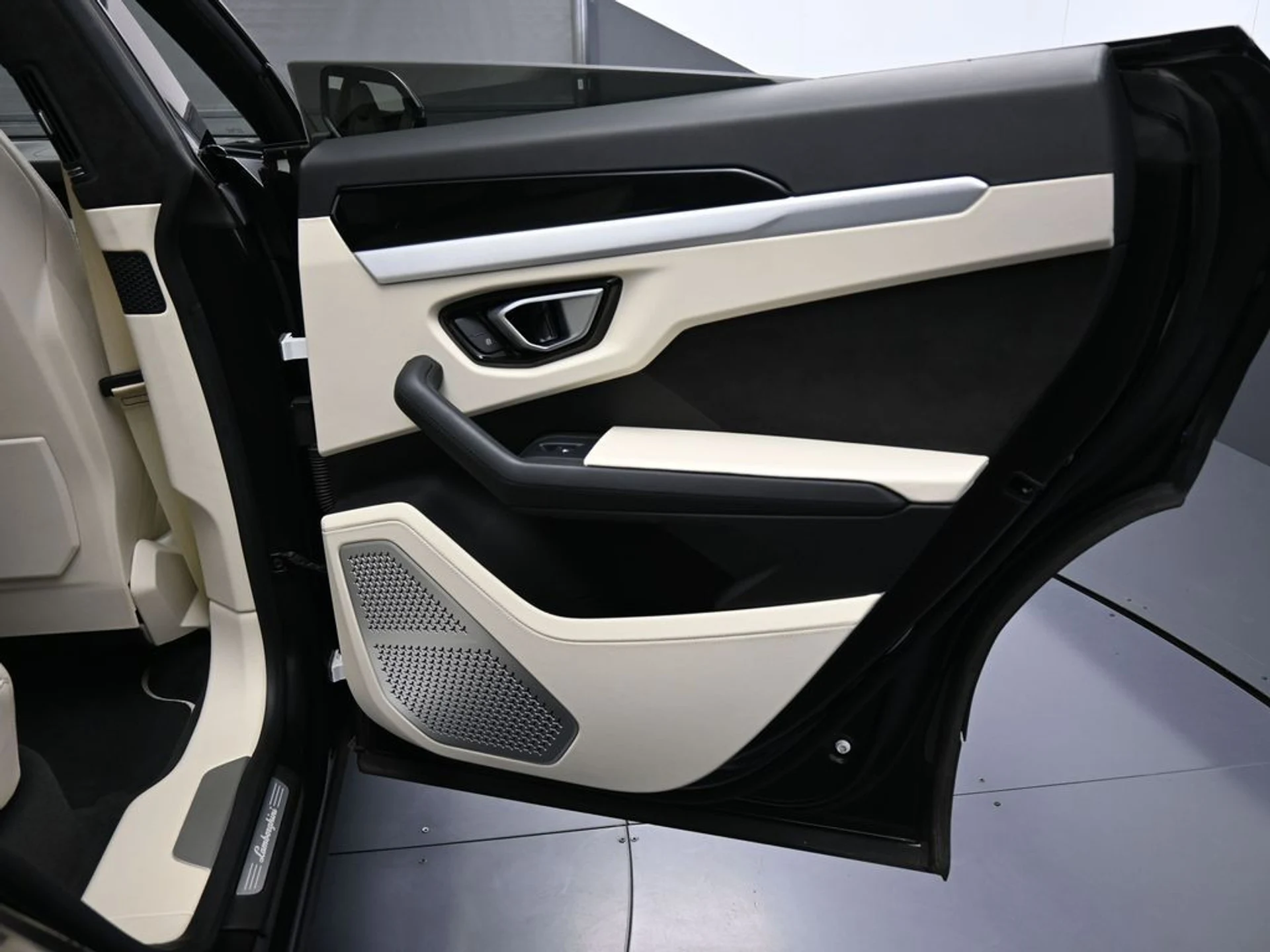 mph026_4183275982_image_26_4e8528088c