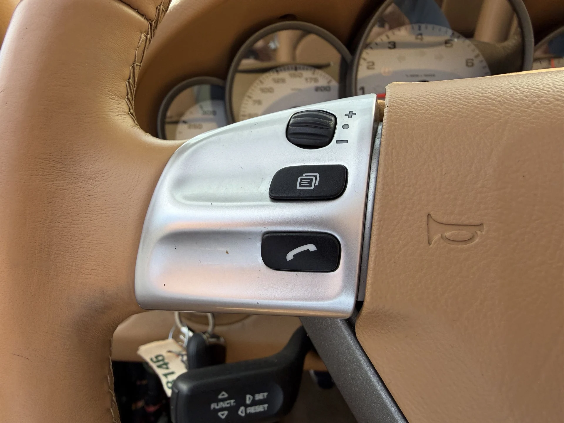 mph026_4189051541_18acdad59622e22ca2739fbfbbcda173x_4445373e05