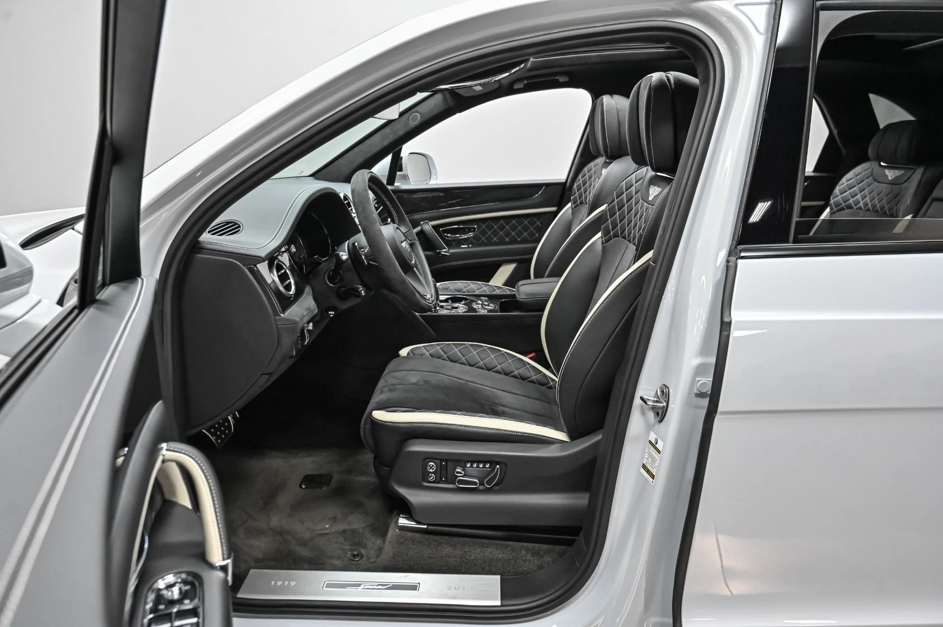 mph026_4189211651_Used_2020_Bentley_Bentayga_Speed_1754949210_52df53dc21