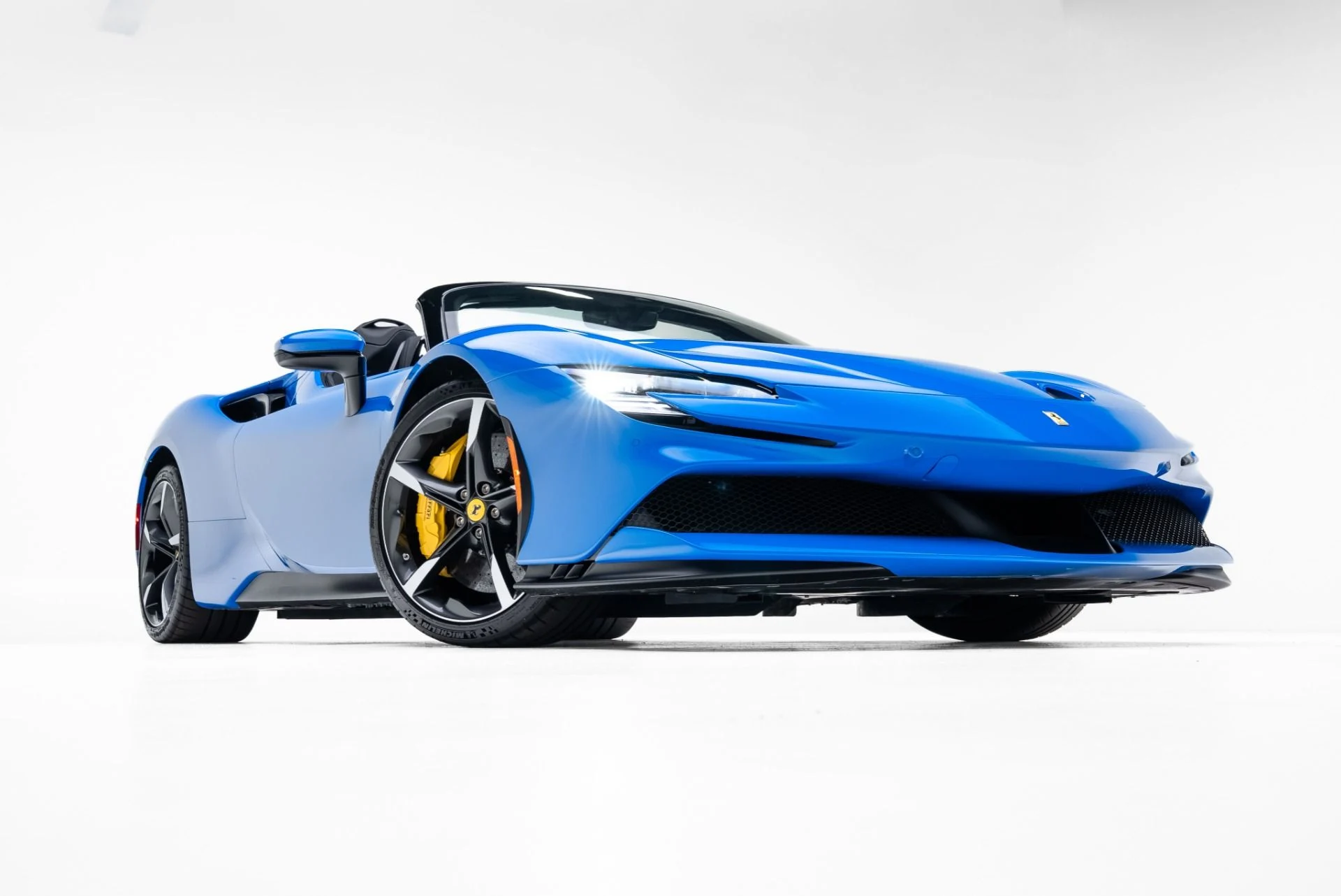 mph026_4189849841_Used_2024_Ferrari_SF_90_Spider_1772738738_517dde30c4