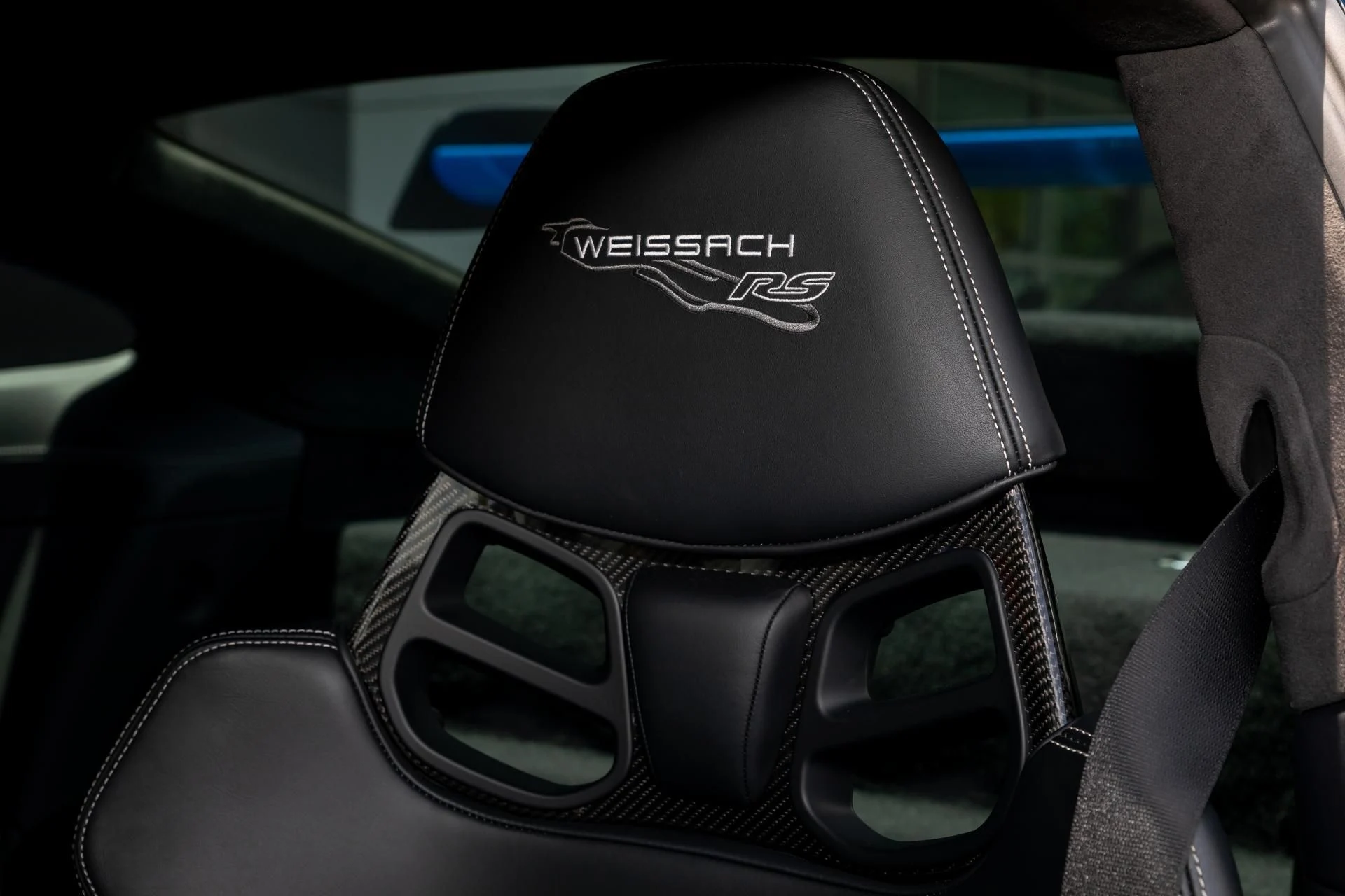 mph026_4201312584_551_p27_l_db86e384d6