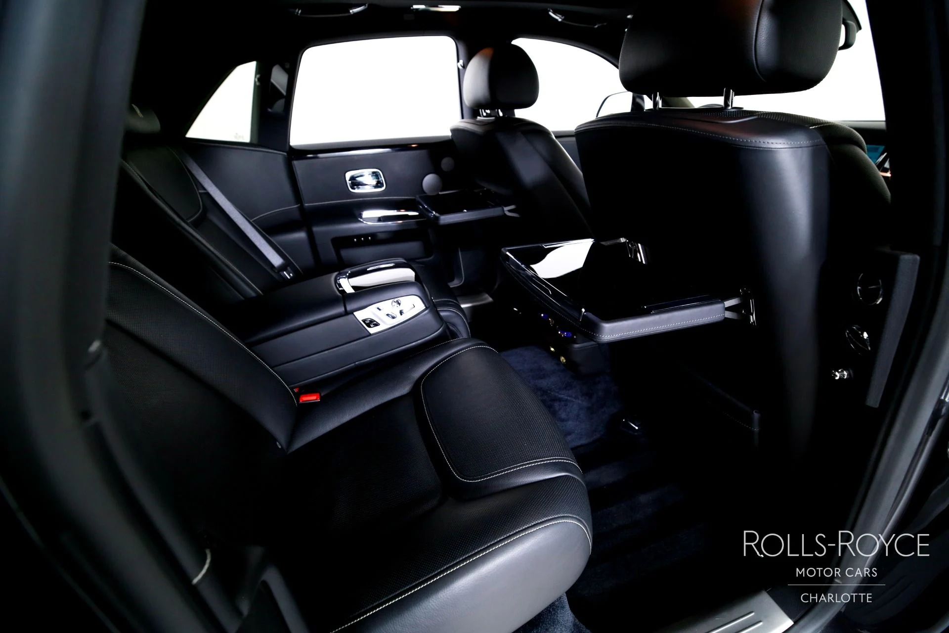 mph026_4201589312_Used_2015_Rolls_Royce_Ghost_1769450770_5210270b4c