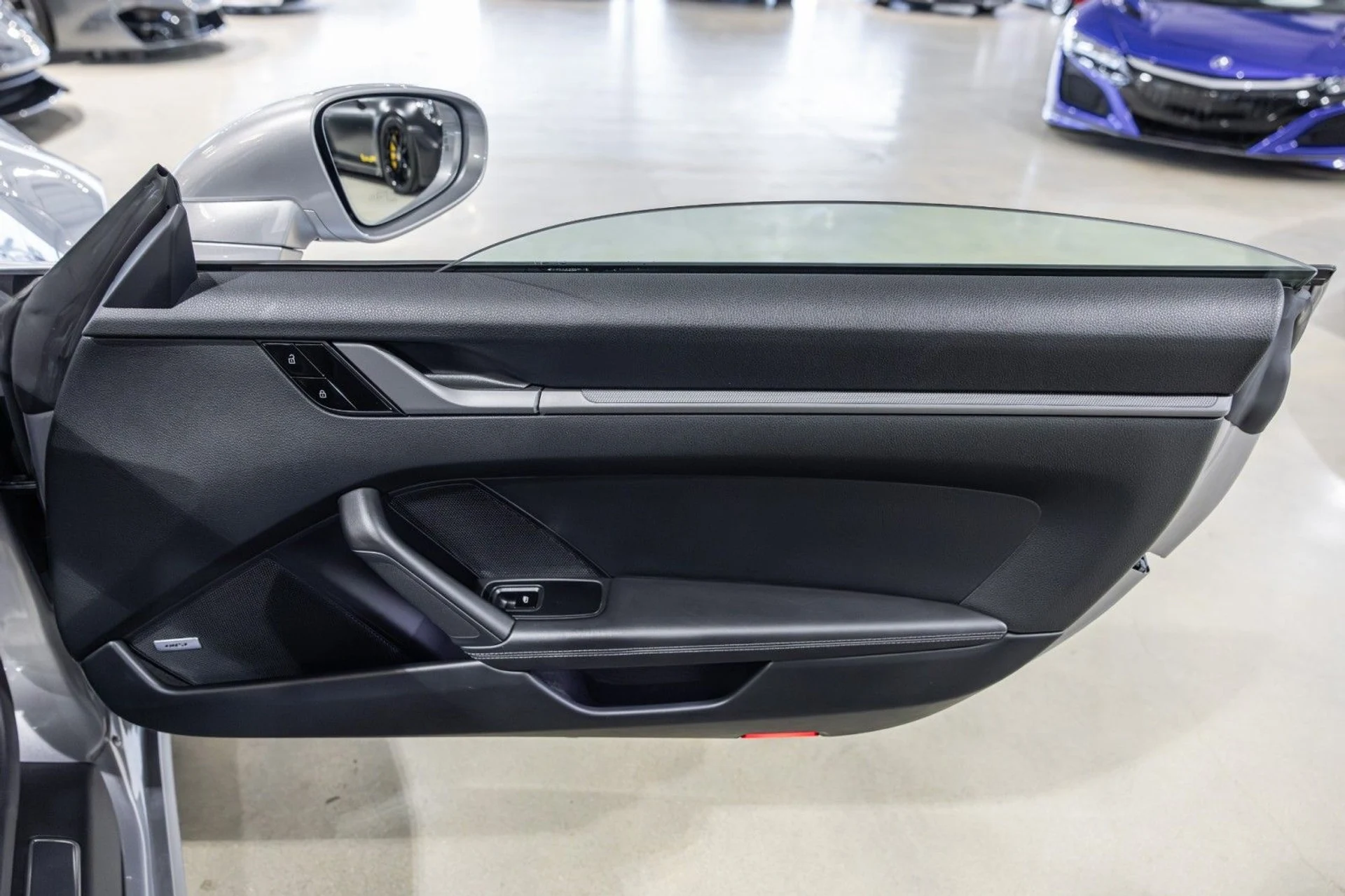 mph026_4210425258_Xw_268606be25