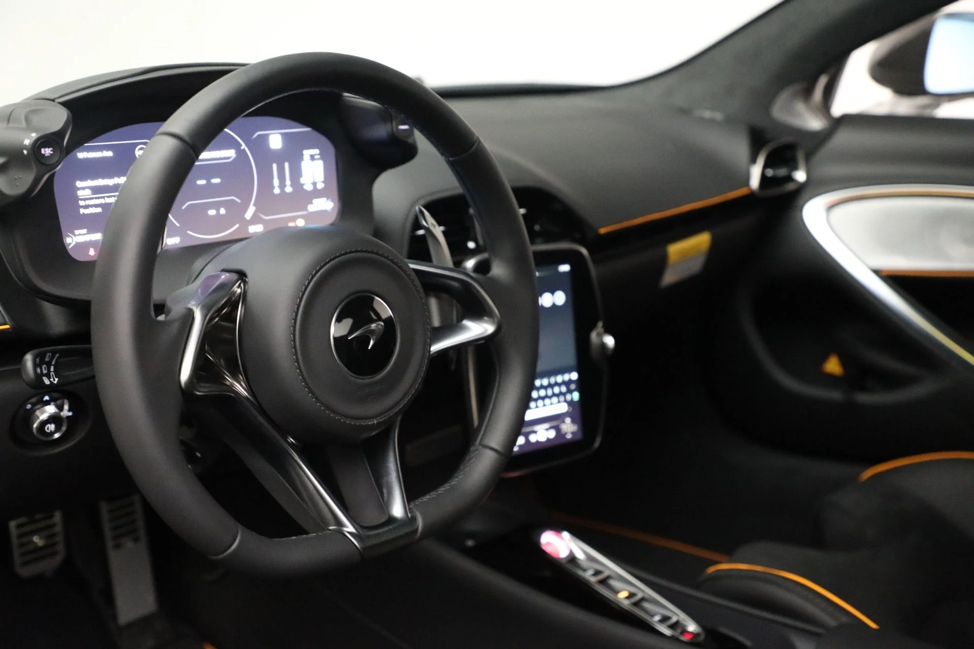 mph026_4213286517_Used_2023_Mc_Laren_Artura_Vision_9c46632ab3