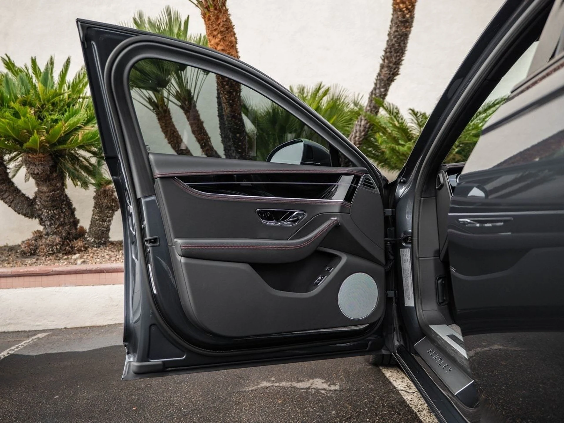 mph026_4224502271_e4b8f6dec5dc2341a7888fced304357ax_85dbbed5cb