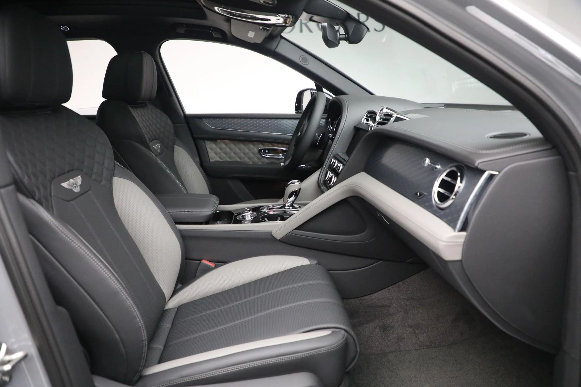 mph026_4248154333_New_2024_Bentley_Bentayga_S_V8_f73d16ff17