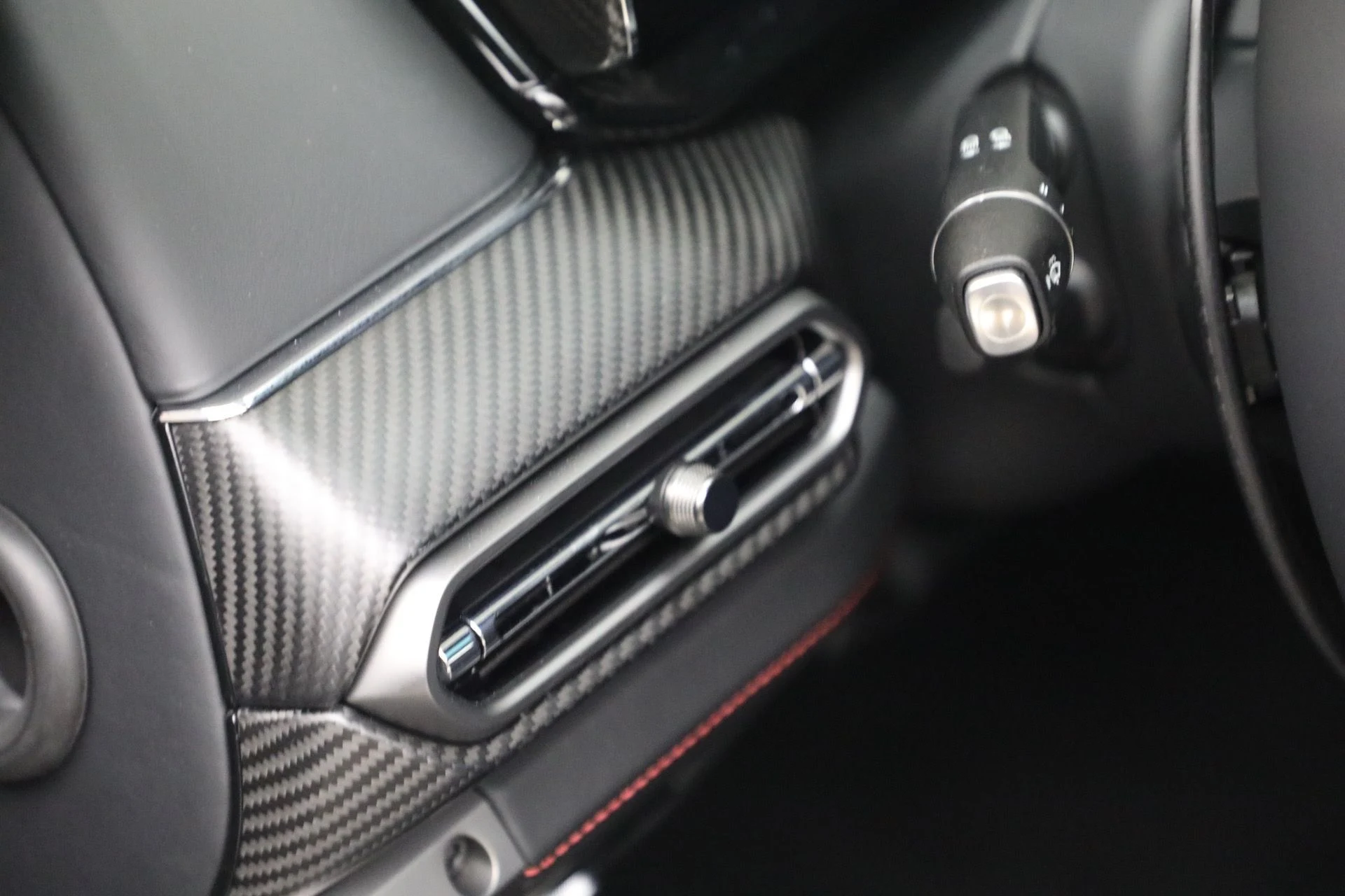 mph026_4248255606_New_2026_Aston_Martin_Vanquish_1767630425_d75c0f80a3