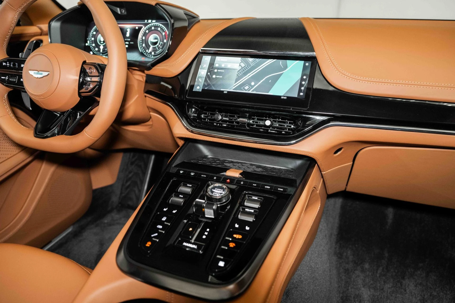 mph026_4258093582_Used_2025_Aston_Martin_DBX_707_1730812755_b94e8d5264