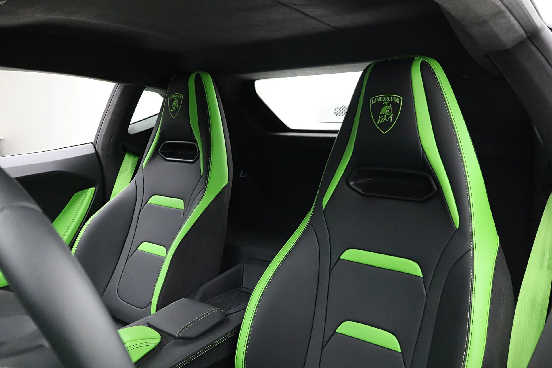 mph026_4260235747_Used_2026_Lamborghini_Temerario_LEASE_OPTIONS_AVAILABLE_f80714098b