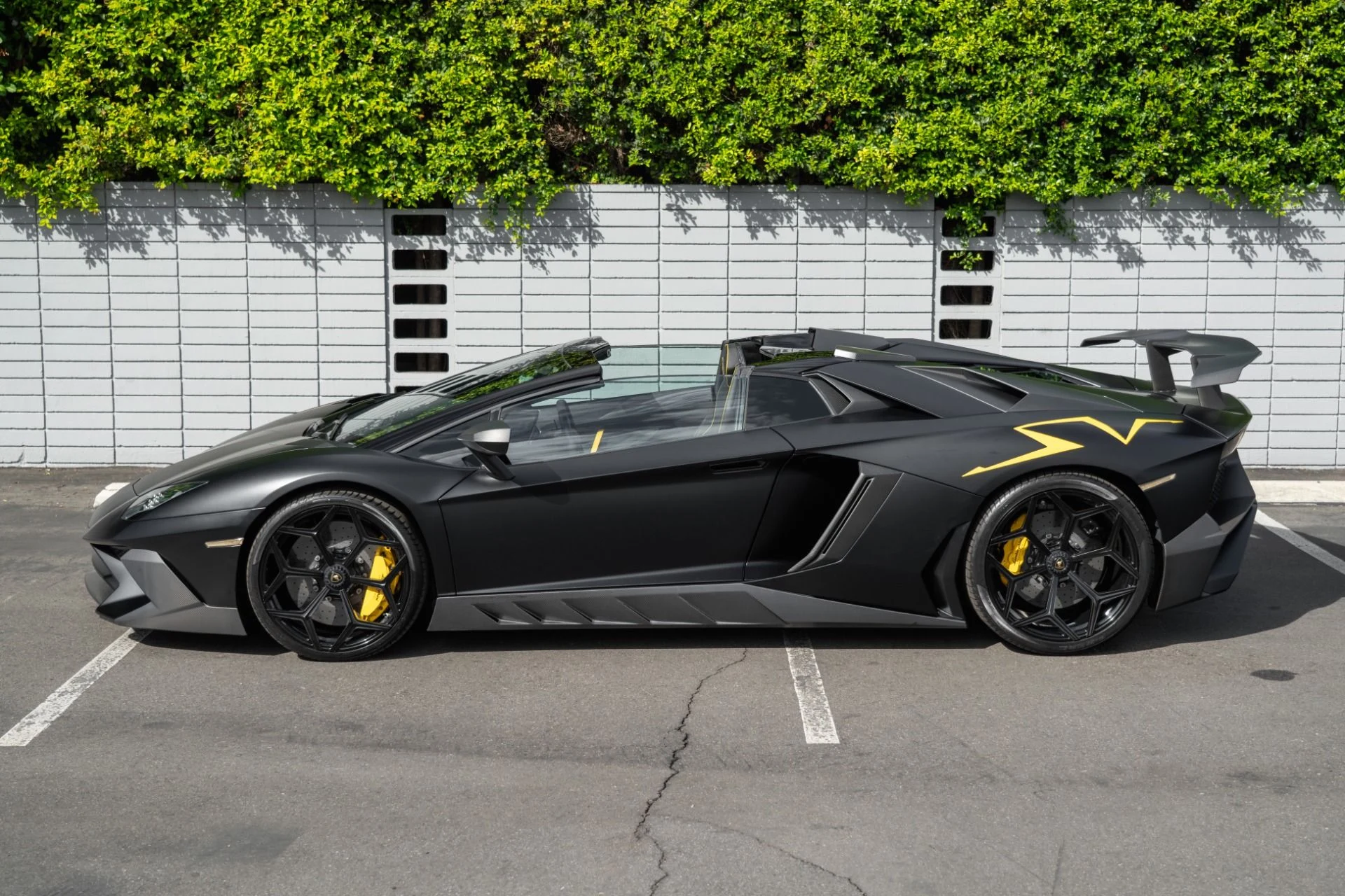 mph026_4265384513_Used_2016_Lamborghini_Aventador_LP_750_4_SV_1759528221_e58bfb2240