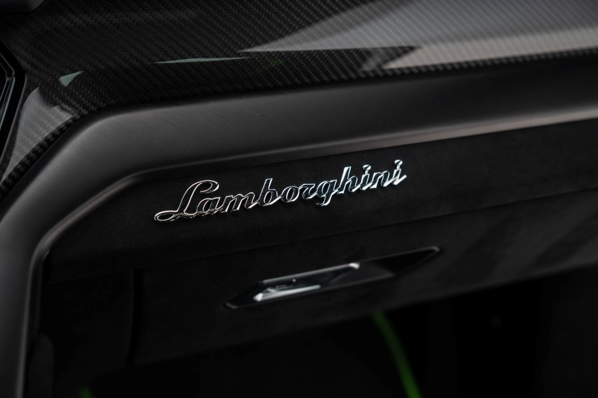 mph026_4269689346_Used_2024_Lamborghini_Urus_Performante_1775674455_53586ed017