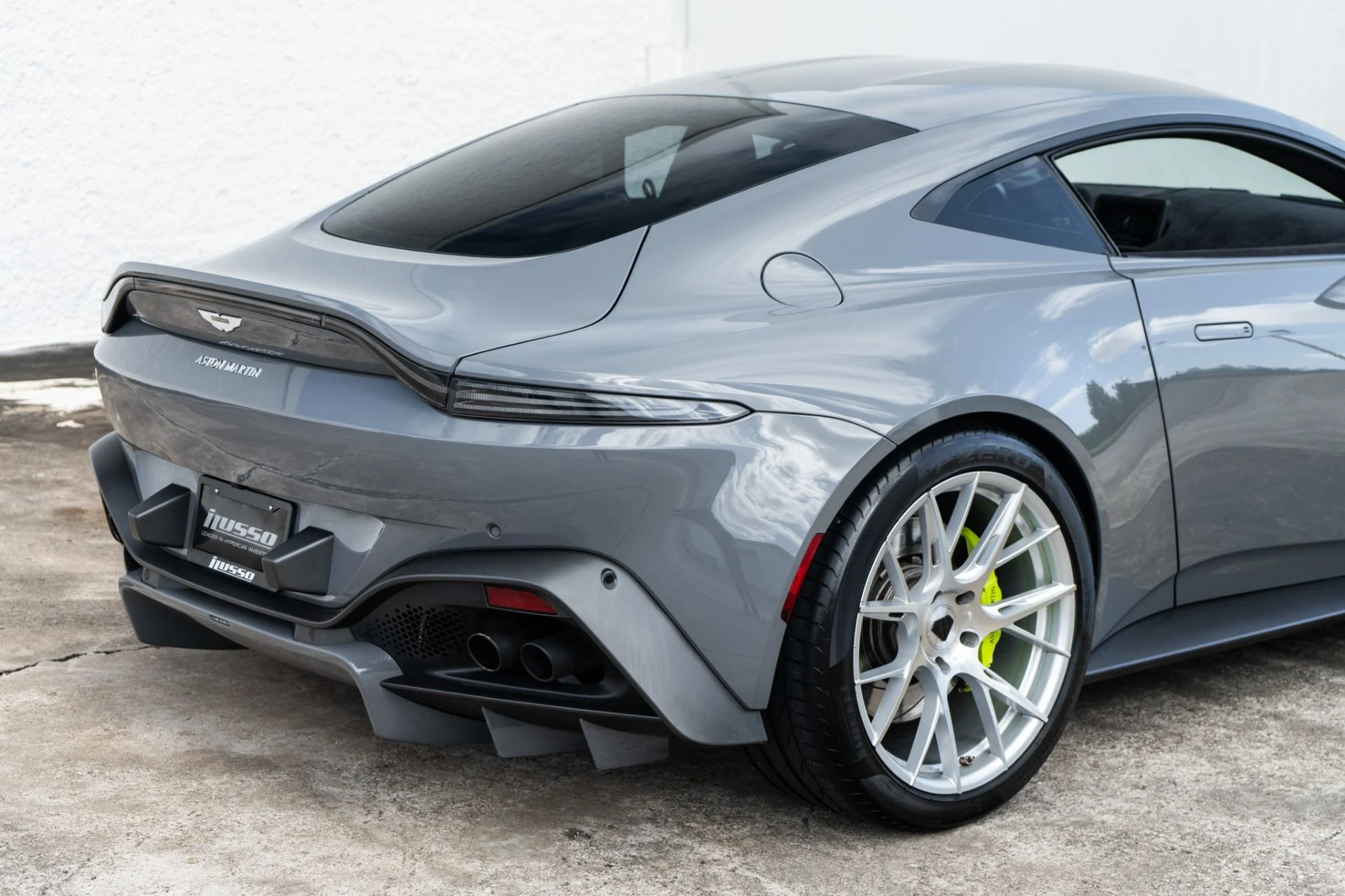 mph026_4270136916_Used_2020_Aston_Martin_Vantage_1781738280_427d51ff29