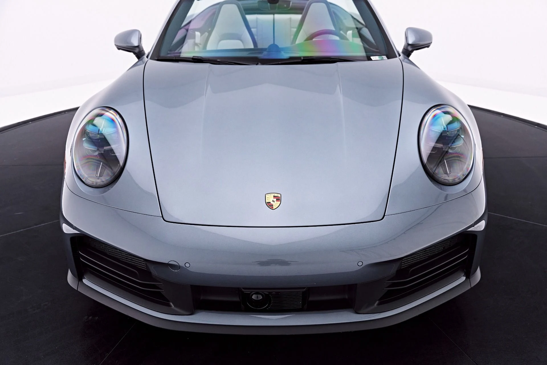 mph026_4275457420_Used_2025_Porsche_911_Carrera_1777504772_ca117e393a