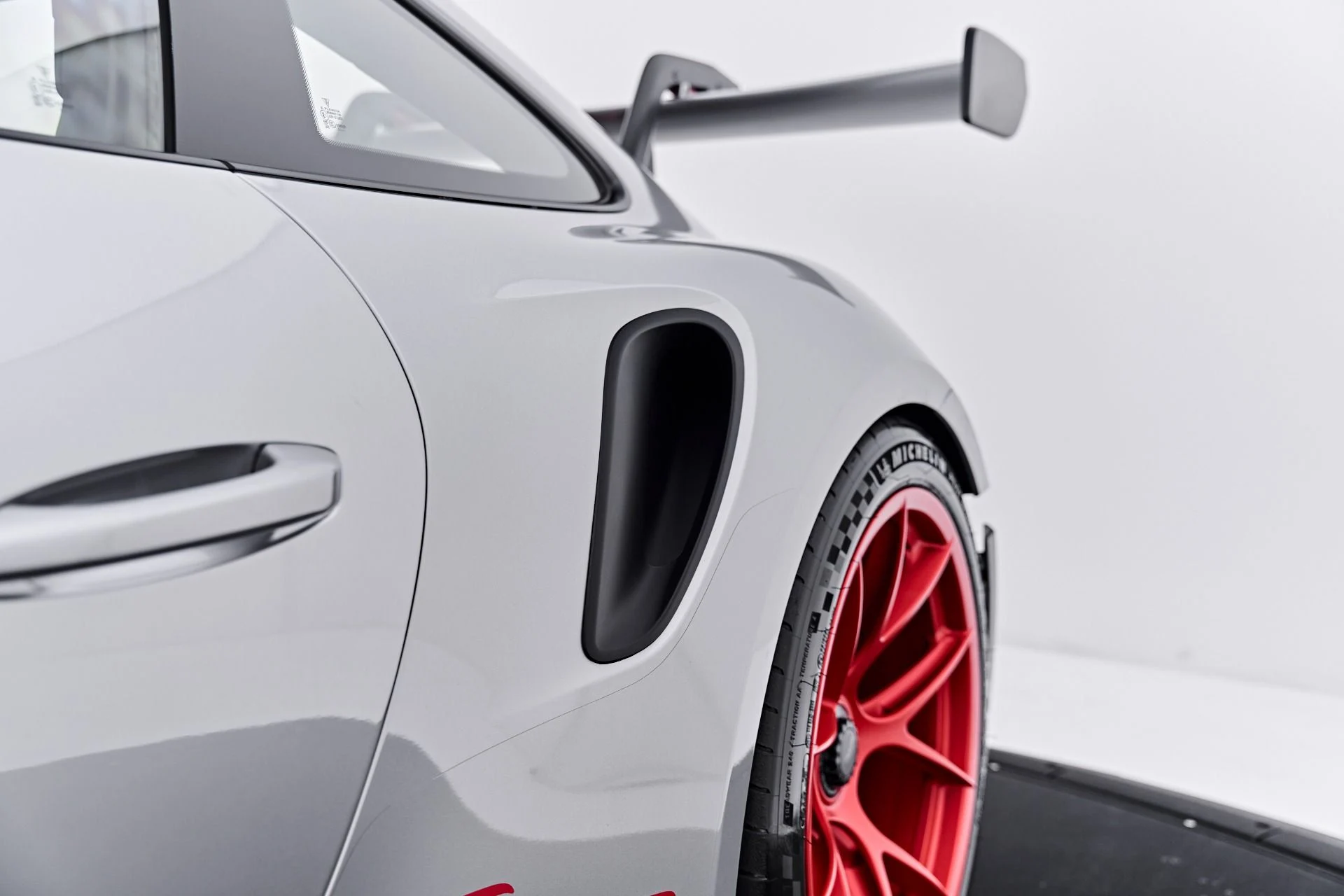 mph026_4280780179_Used_2025_Porsche_911_GT_3_RS_1790467667_3dd9839ab8