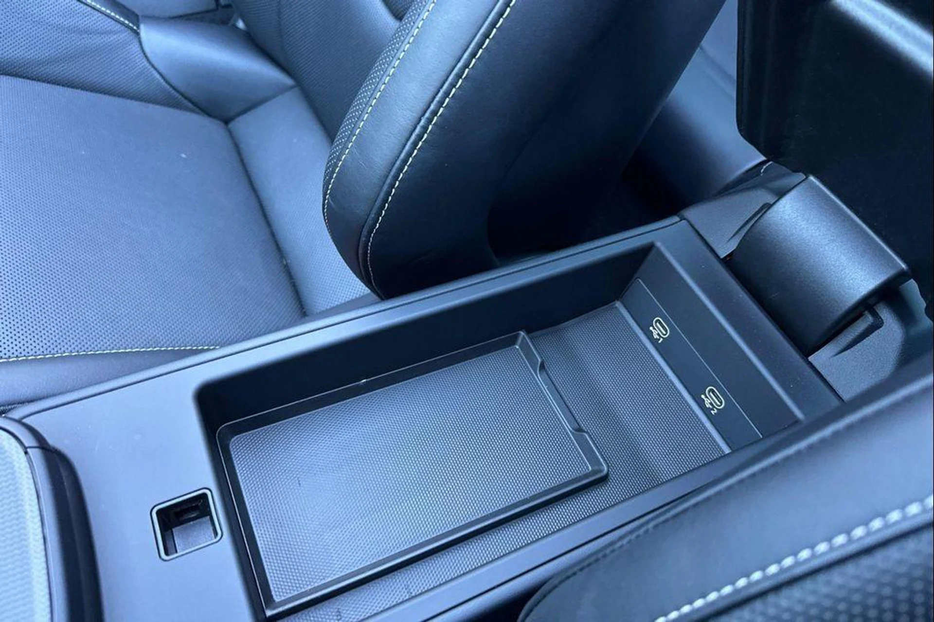 mph026_4282740728_Ixm1_K1_M_Rt_SJRXA_Cn_SO_0j_8_W_Ln_M_830855c1c4