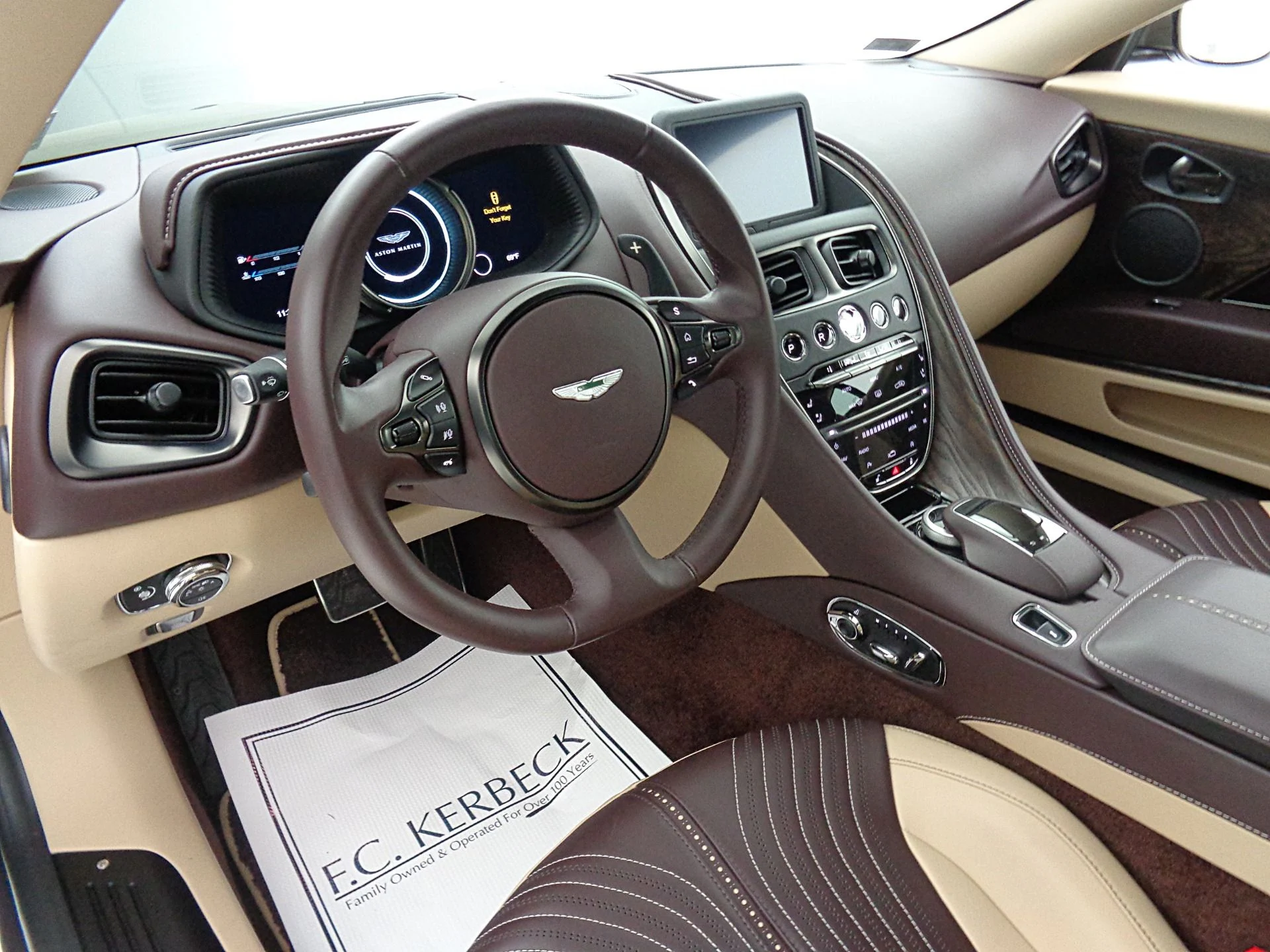 mph026_4283459550_Used_2018_Aston_Martin_DB_11_V12_Coupe_20119a02a7