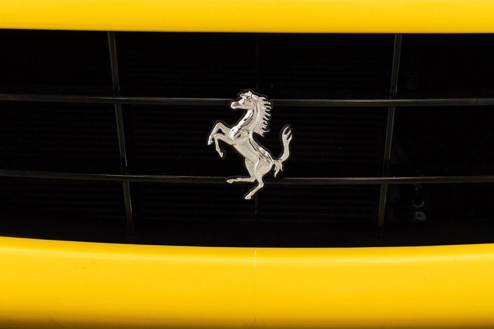 mph026_4287431633_Used_2020_Ferrari_Portofino_1777367912_3c26d9dc4a