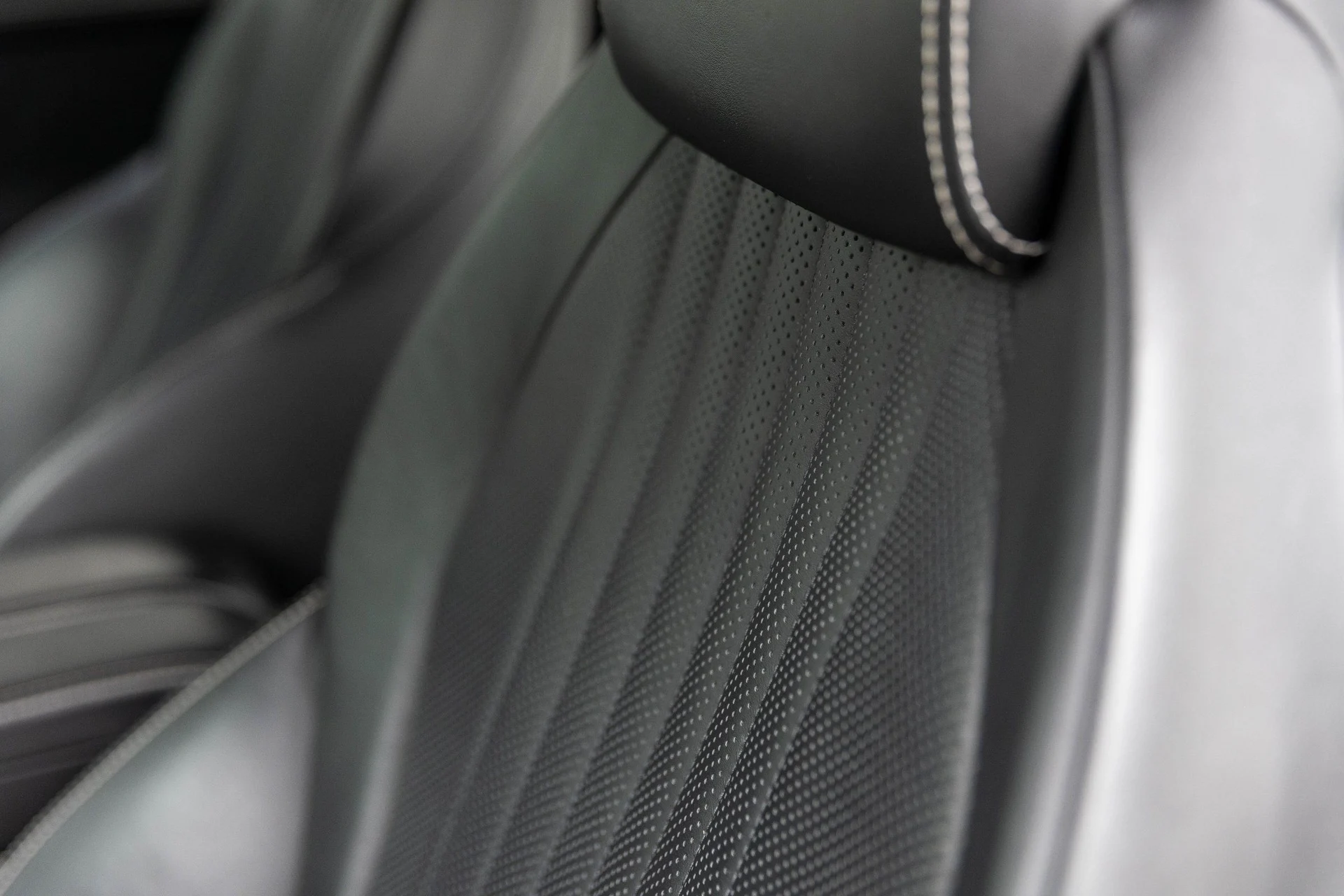 mph026_4294147827_Hi_Tech_Luxury_Imports_LLC_SCBFH_7_ZA_5_GC_055059_image_26_6327b174c6