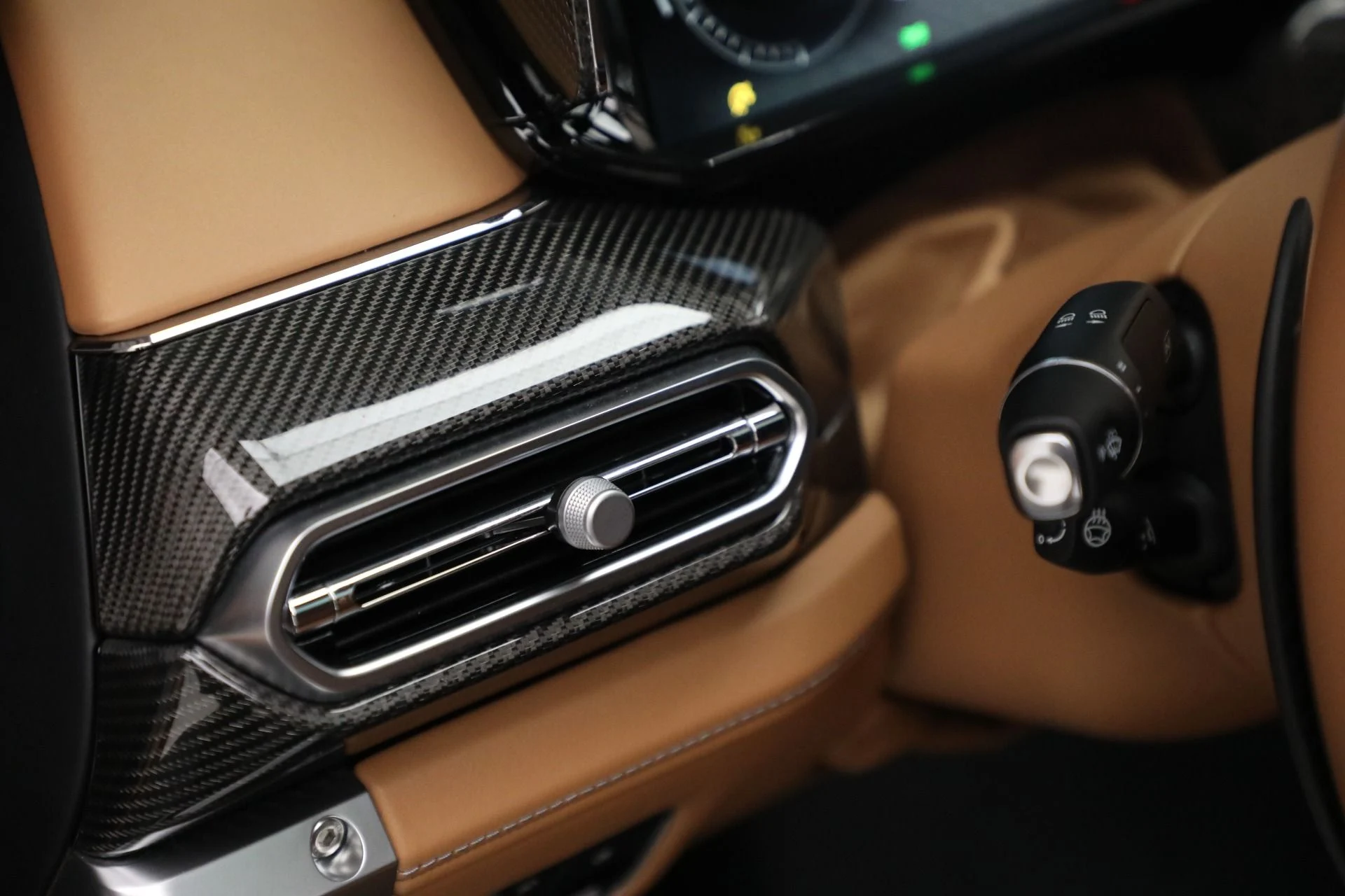 mph026_432979394_New_2025_Aston_Martin_Vanquish_1738262610_c5fc1ac654