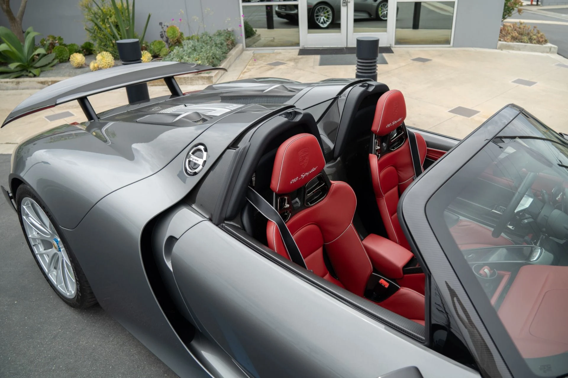 mph026_442321913_Used_2015_Porsche_918_Spyder_1756496999_f27725e2c6