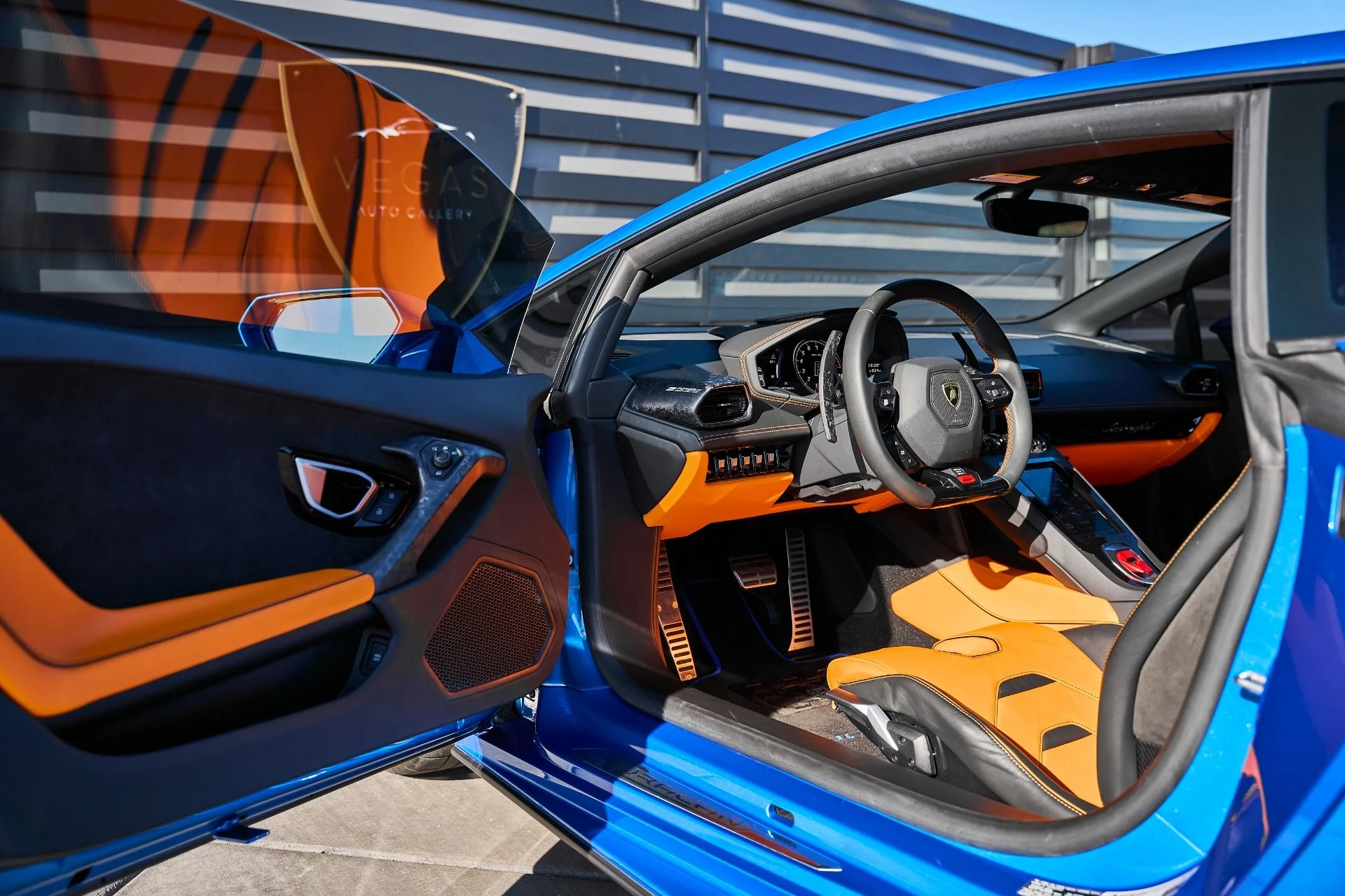 mph026_446908403_Used_2020_Lamborghini_Huracan_EVO_Base_1766024301_dd8ea9885b