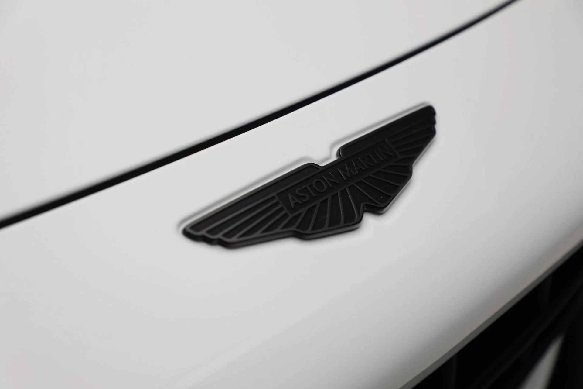 mph026_455071109_New_2025_Aston_Martin_Vantage_020e3e3f0b
