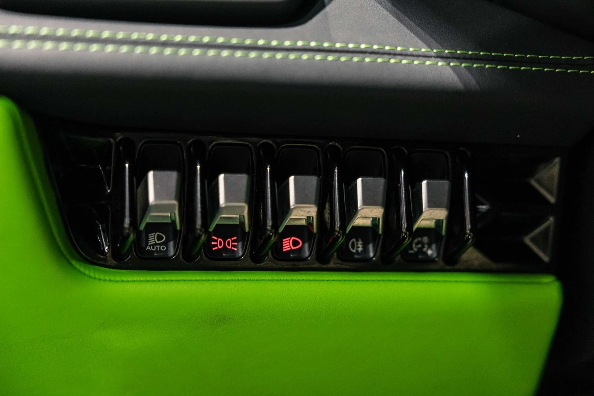 mph026_456885638_EQ_d98d3c9b97