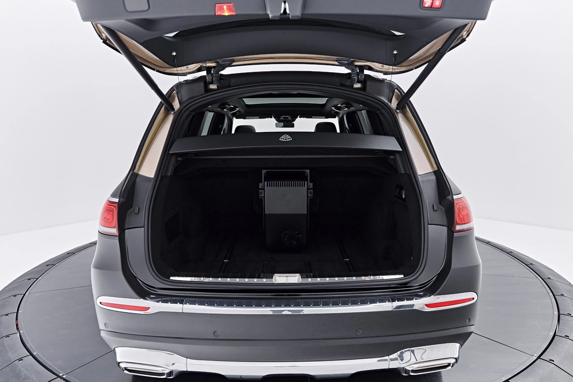 mph026_457273265_Used_2023_Mercedes_Benz_GLS_Maybach_GLS_600_1788558574_4cb650c616