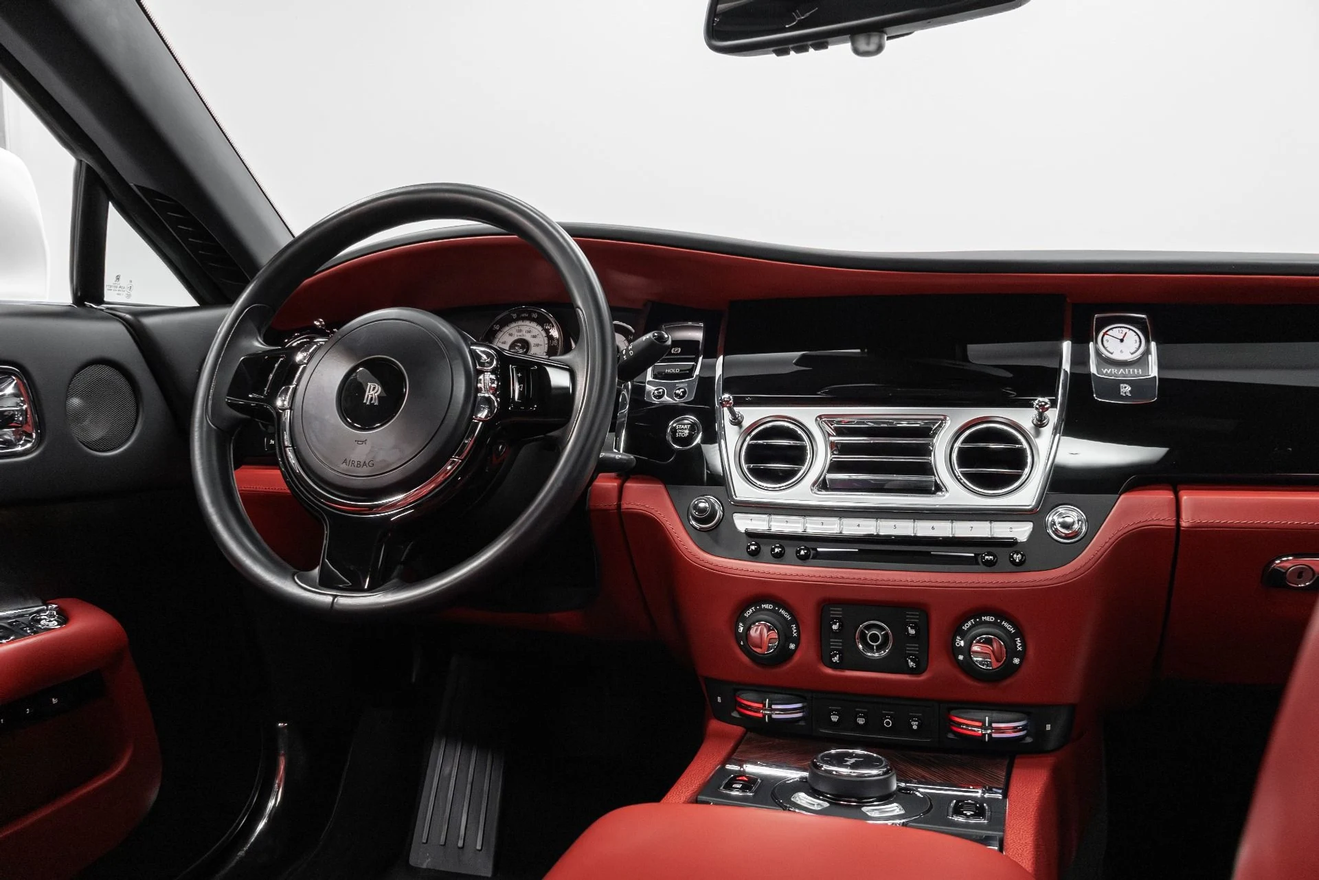 mph026_457395145_Used_2014_Rolls_Royce_Wraith_1768708128_15f84a7624