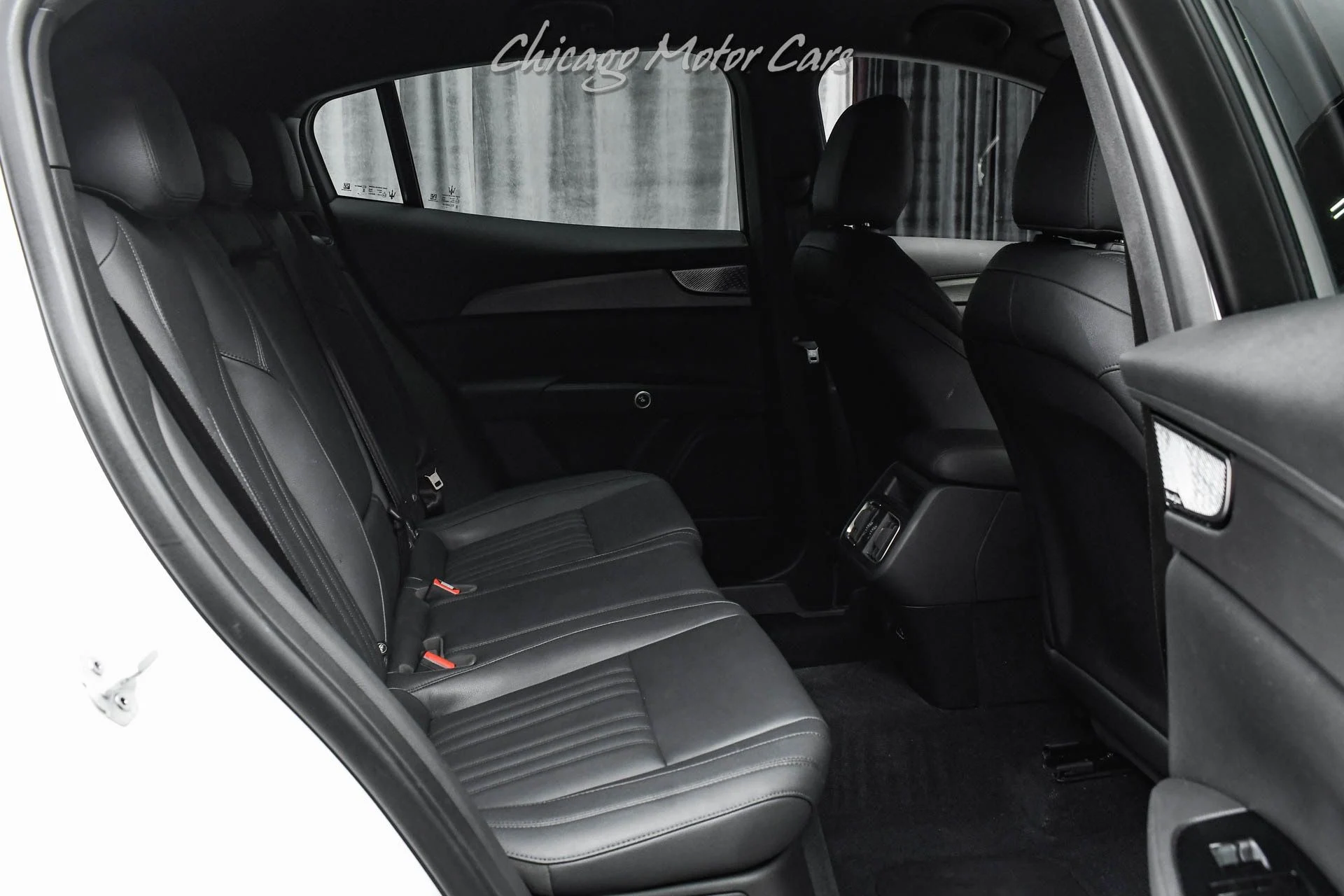 mph026_459103595_13156_p27_l_5e2b46f305