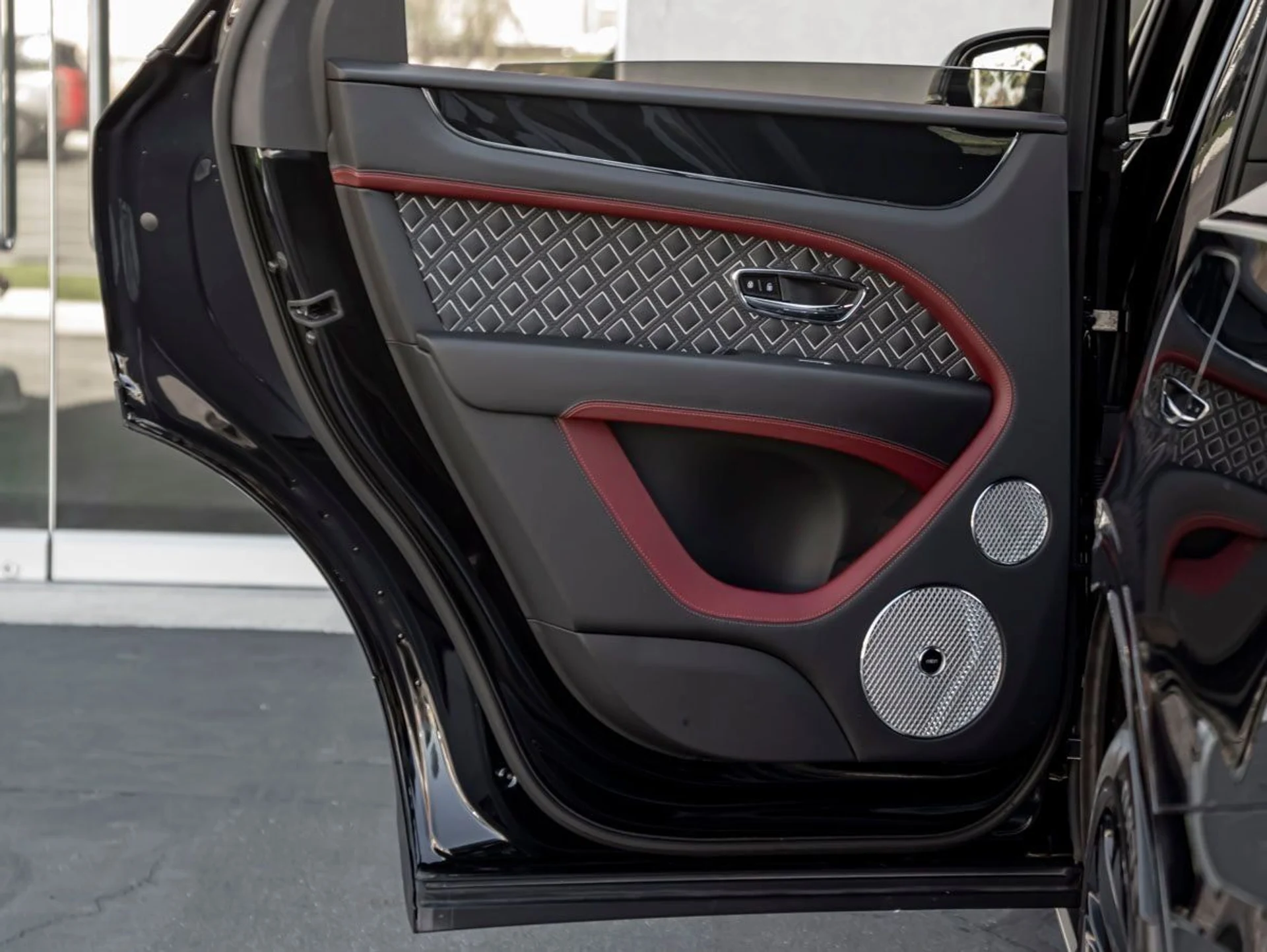 mph026_46086584_27_a5f430a800