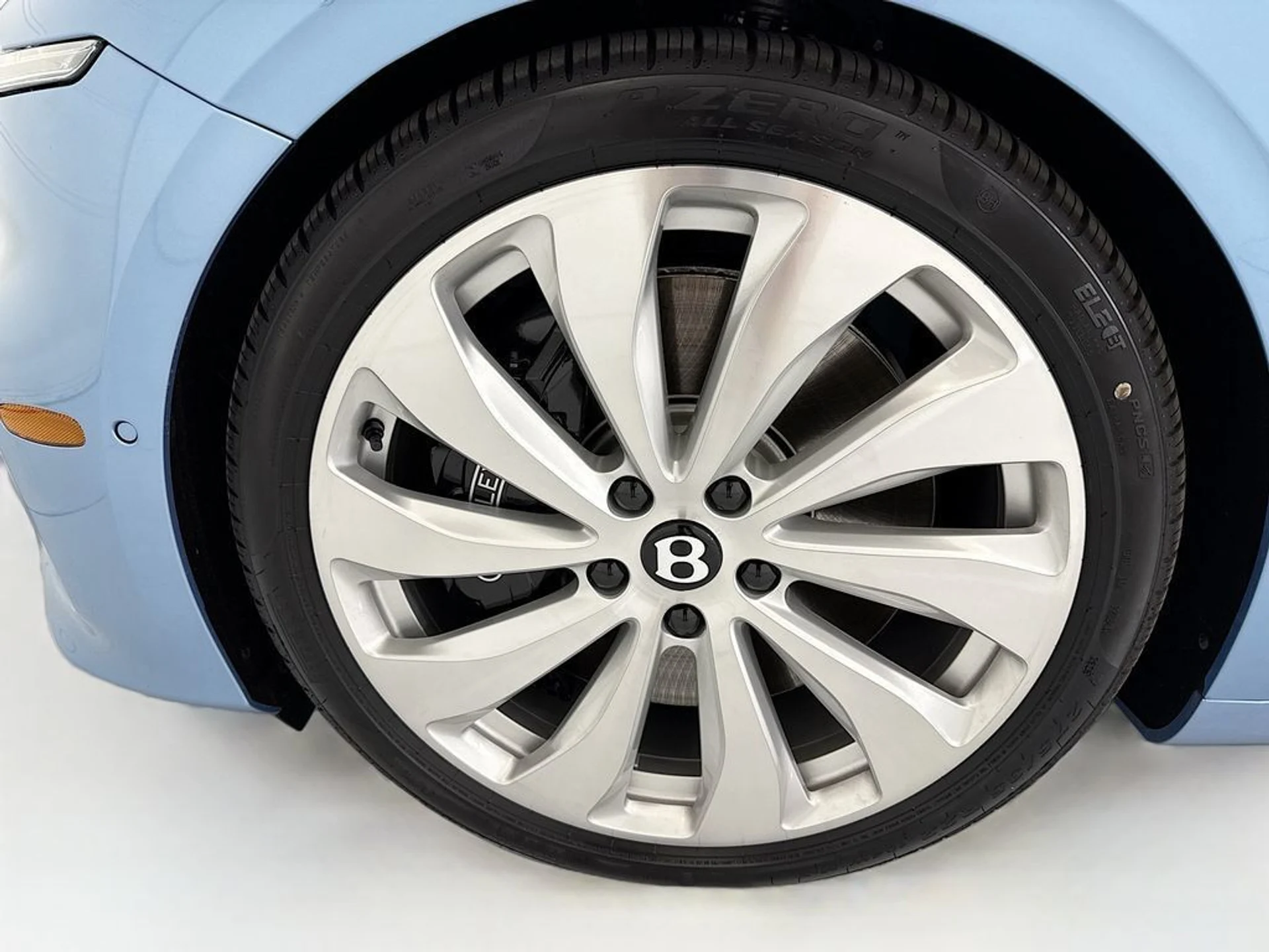 mph026_460972870_new_2026_bentley_continental_gt_azure_8119_23011288_27_1024_7c4187383f
